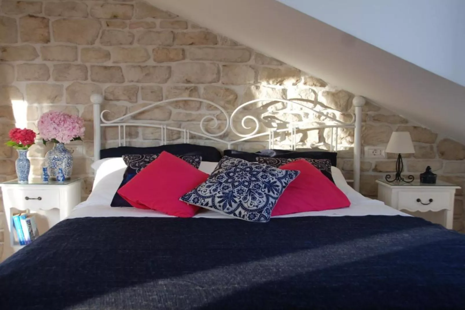Villa Mediterranea - One Bedroom Apartment with Sea View-Slaapkamer