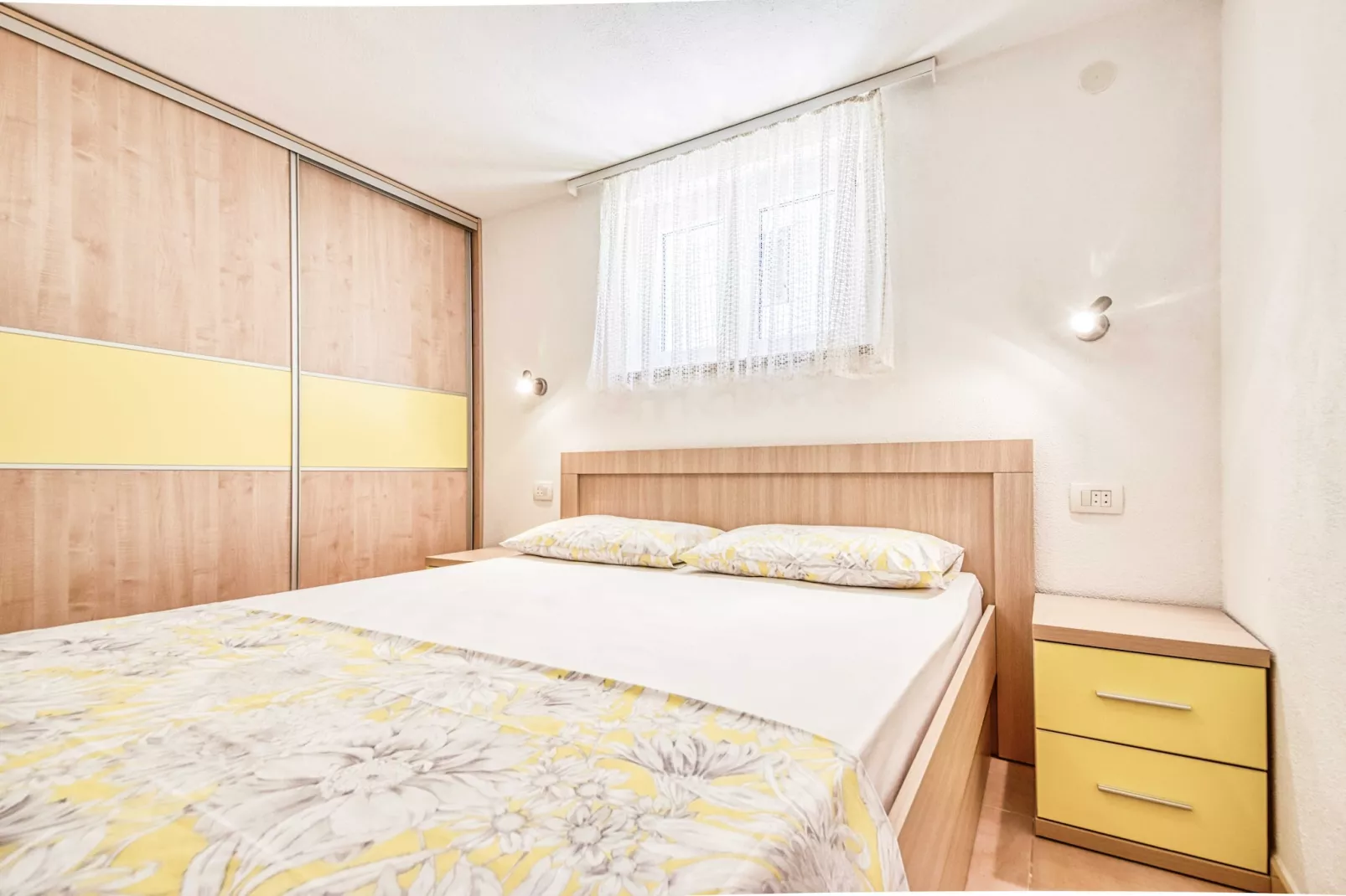 Apartments Gracin - Premium One Bedroom Apartment with Terrace (A3)-Slaapkamer
