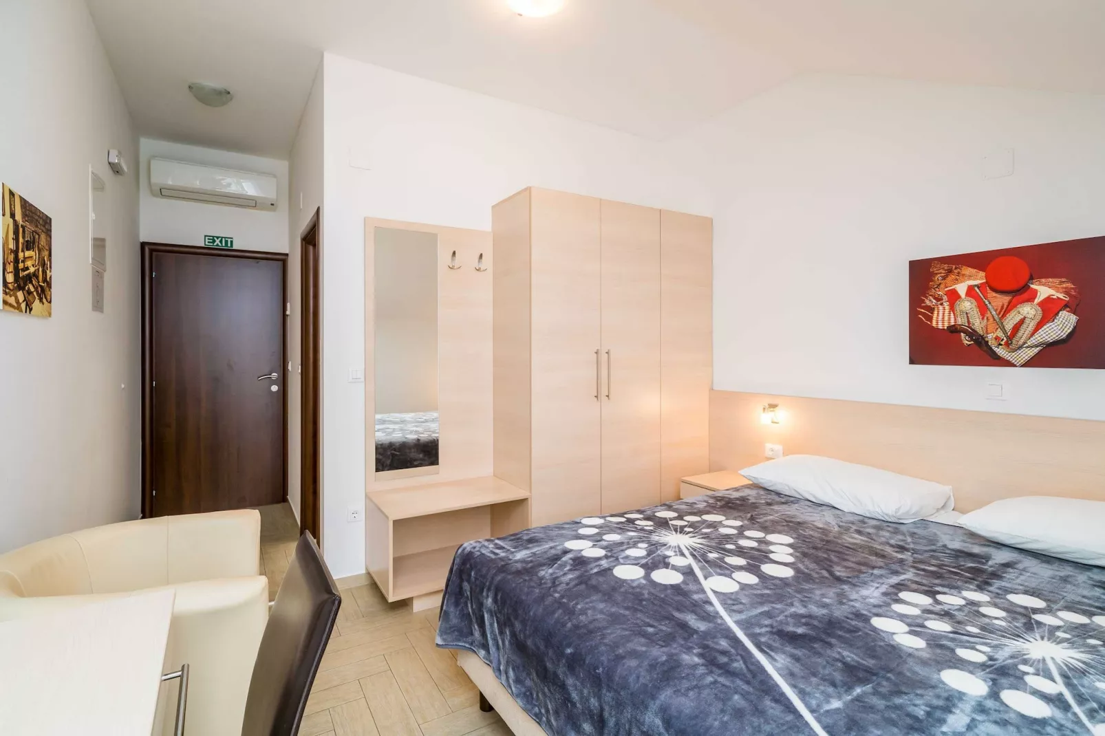 Villa Samba - Two Bedroom Apartment with Balcony and Sea View-Slaapkamer