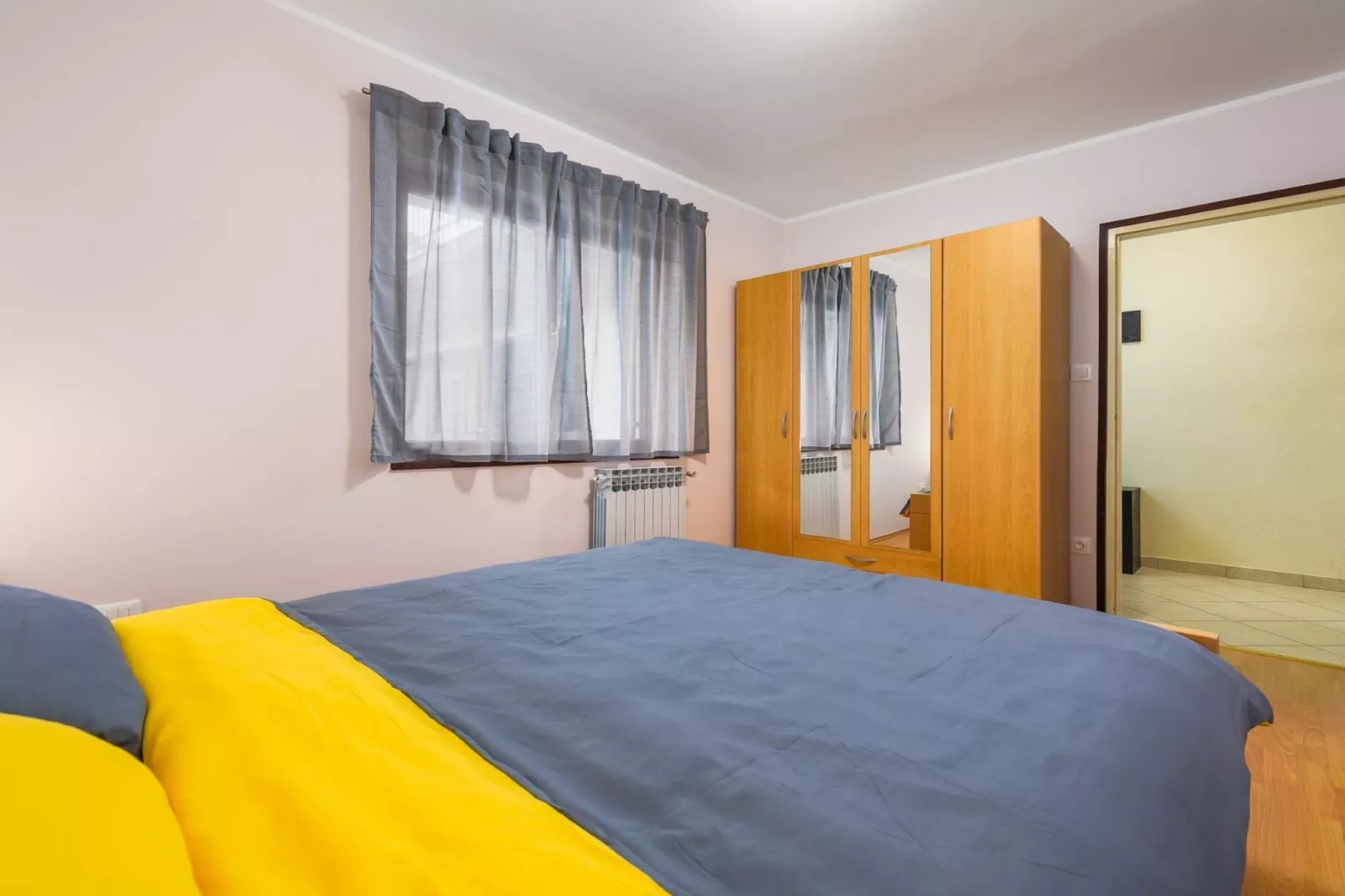Charming Lovran Apartments with Wonderful Sea View - Two Bedroom Apartment-Slaapkamer