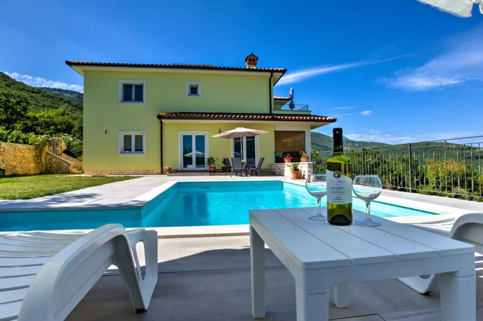 Wonderful Brsec Apartments with Sea View and Shared Pool - Standard One Bedroom Apartment with Balcony and Sea Views 1-Buitenlucht
