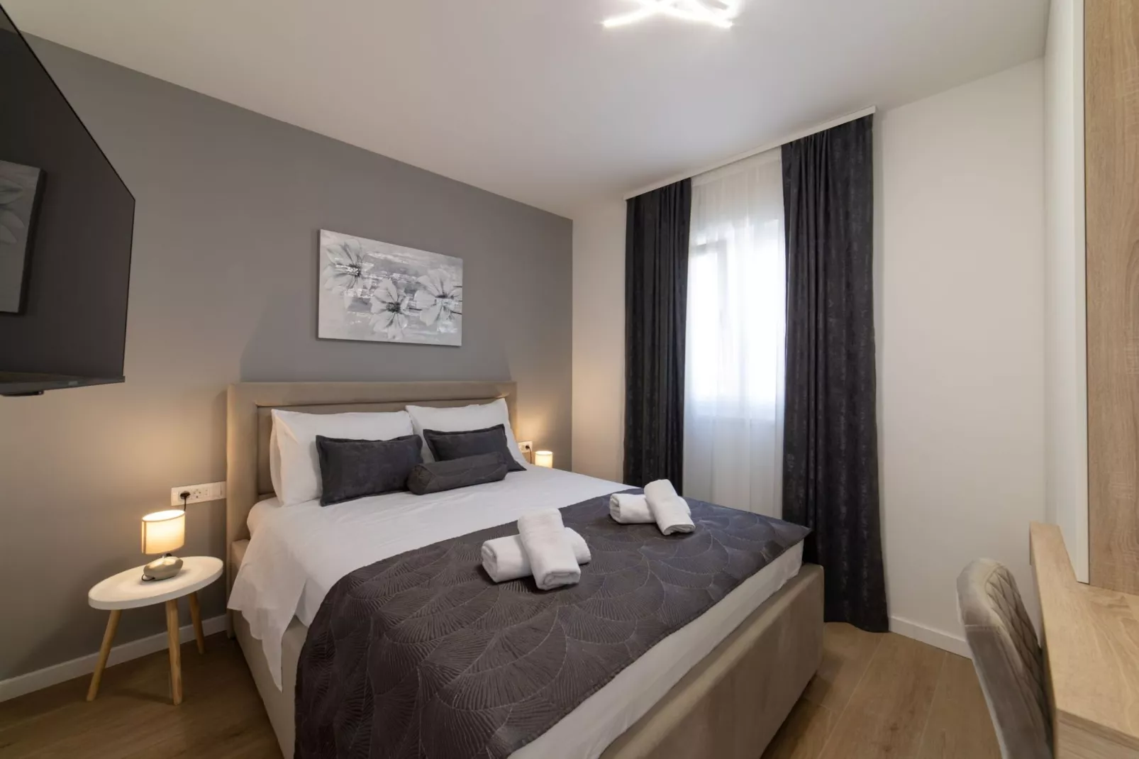 Luxury Kastela Villa with Heated Pool and Lounge Area - Four Bedroom Villa-Slaapkamer