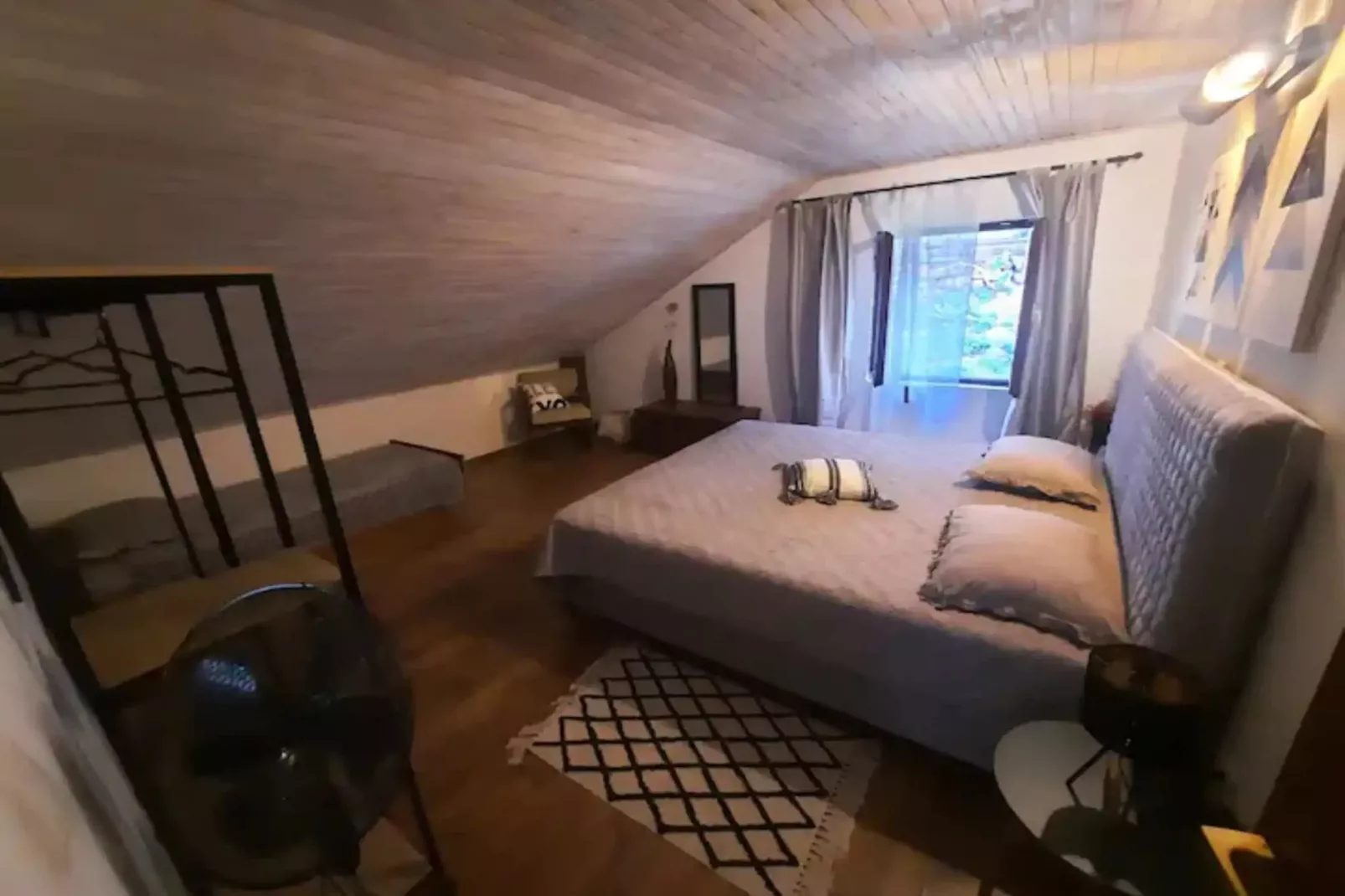 Two Bedroom Apartment With Sea  View-Slaapkamer