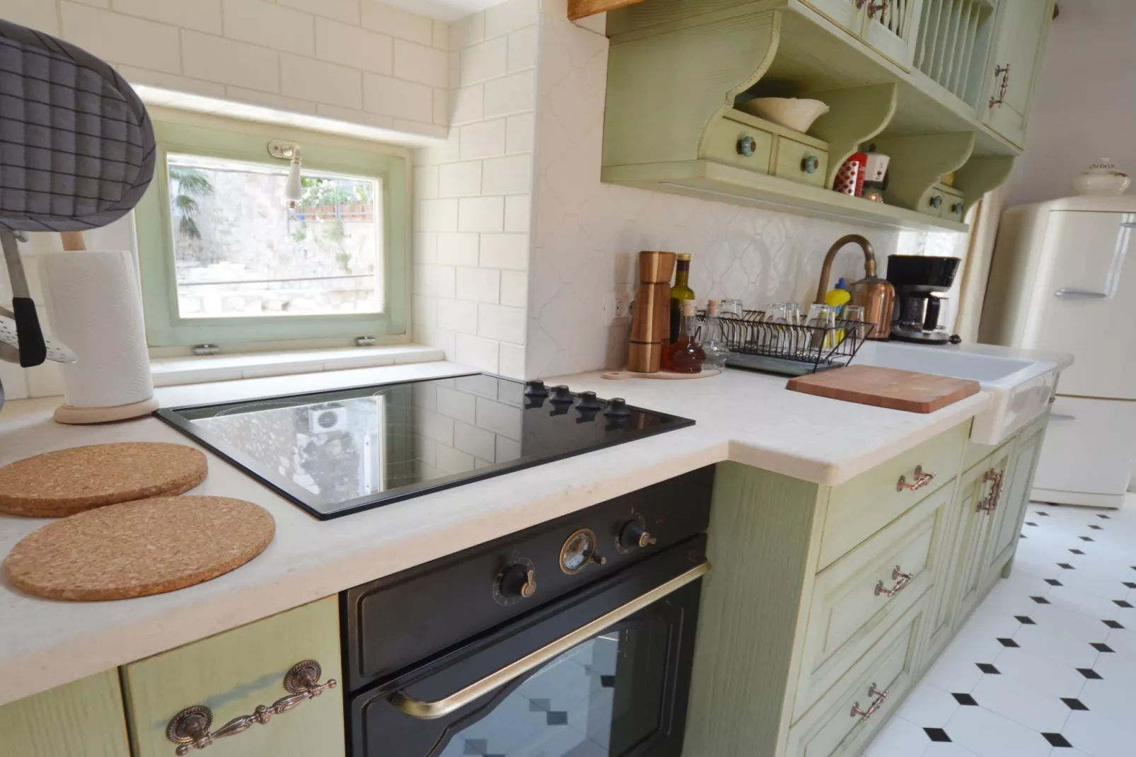 Serene Sea View Rovinj Apartment - Two Bedroom Apartment with Sea View-Keuken