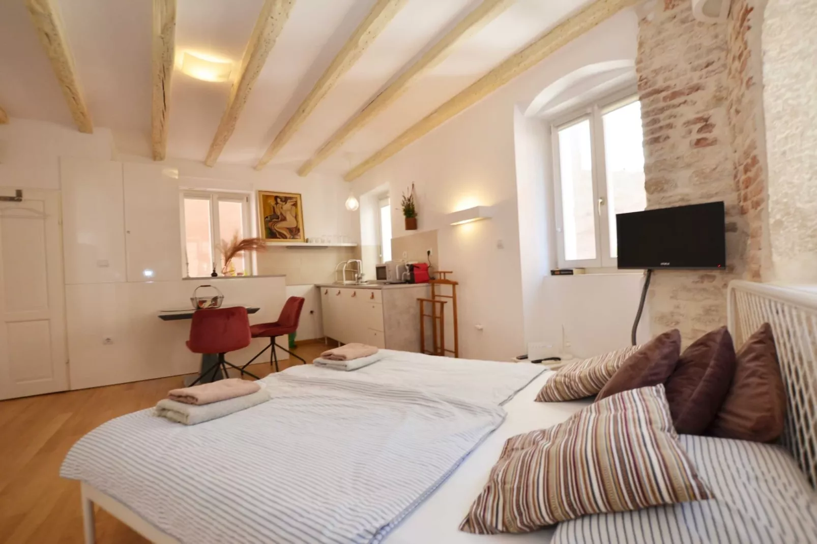 Modern and Cozy Rovinj Old Town Apartments - Classic Studio Apartment (owner Lavanda)-Slaapkamer