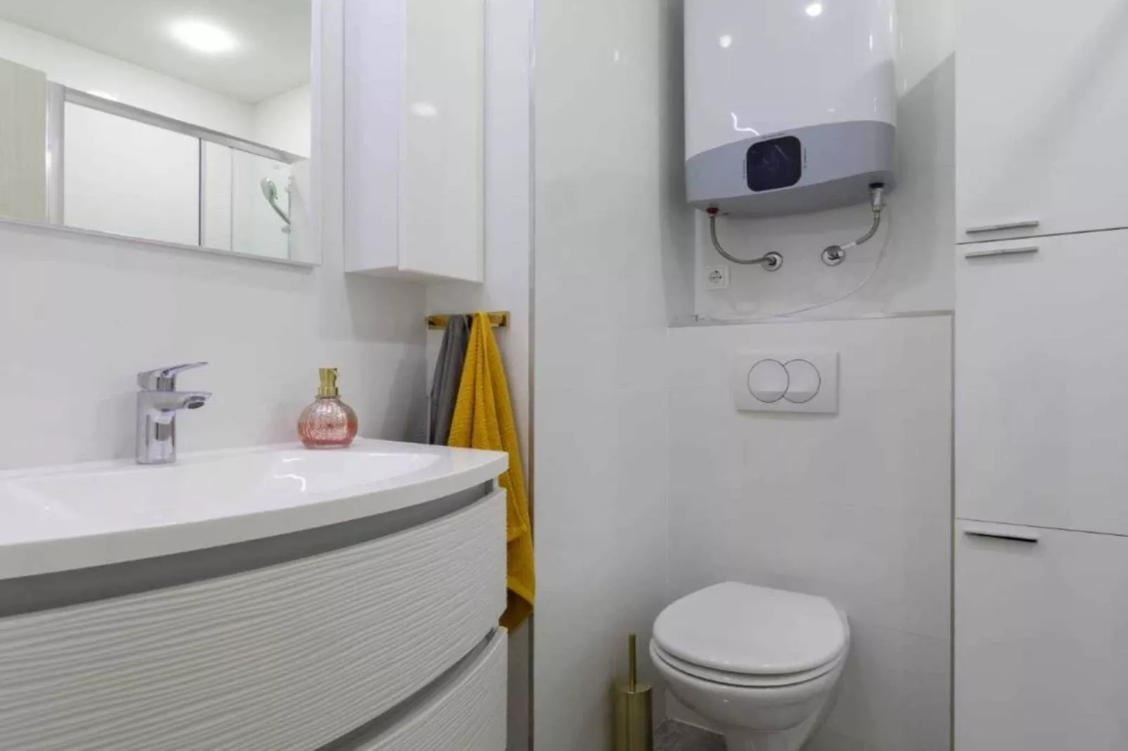 Kastel Stari Sunny Downtown Apartment with Terrace - One Bedroom Apartment with Terrace-Badkamer