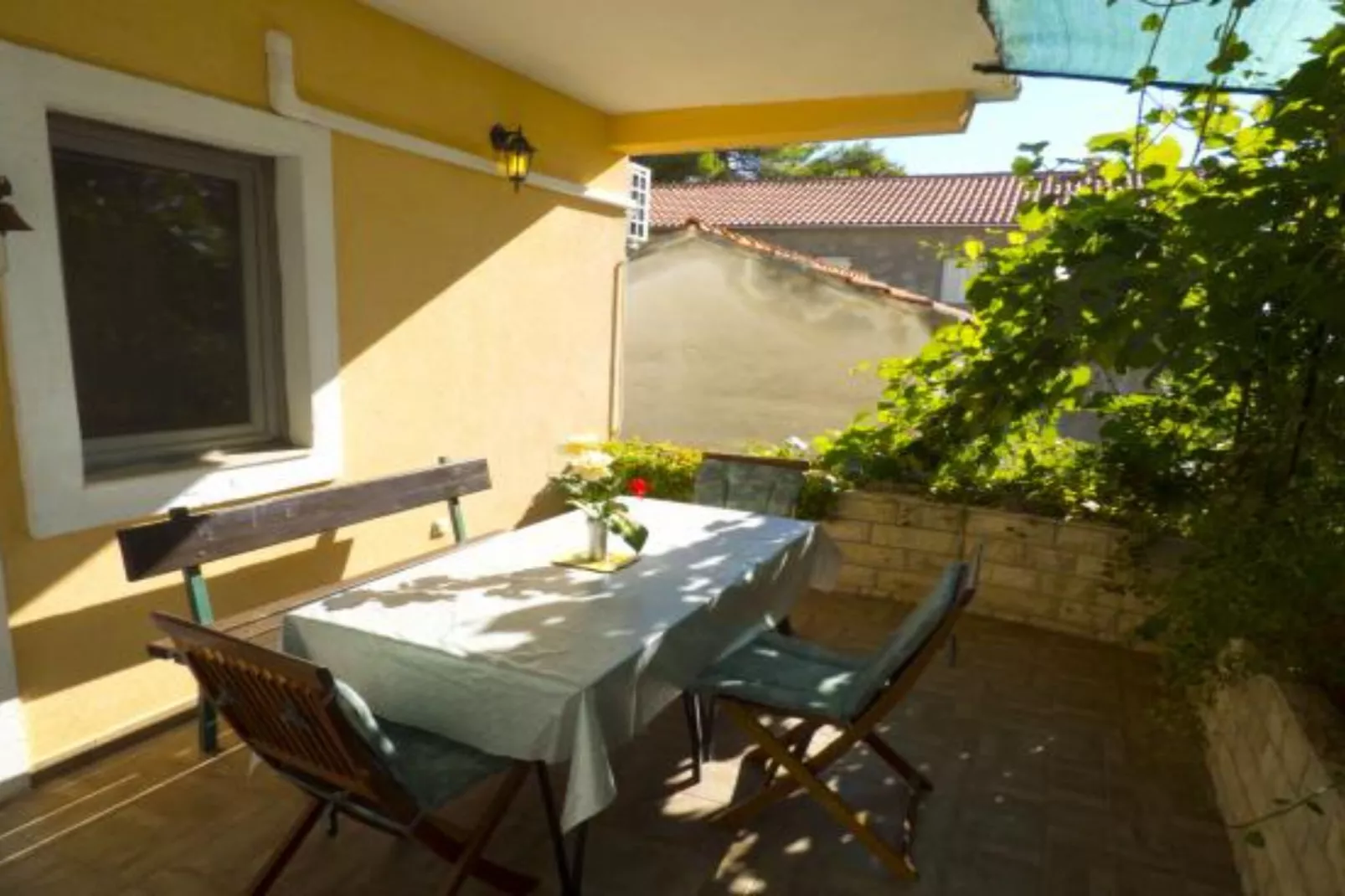 Beachfront Apartments Plaža - Two Bedroom Apartment A4-Buitenlucht