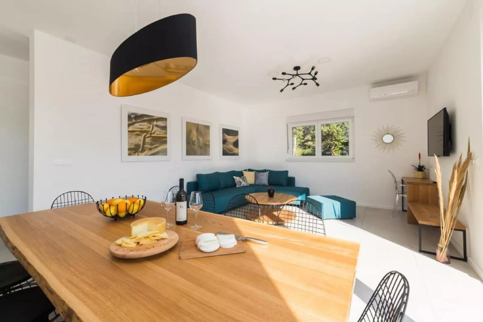 Luxury Villas Bellavista - Four Bedroom Villa with Pool (Villa 1)-Eetkamer