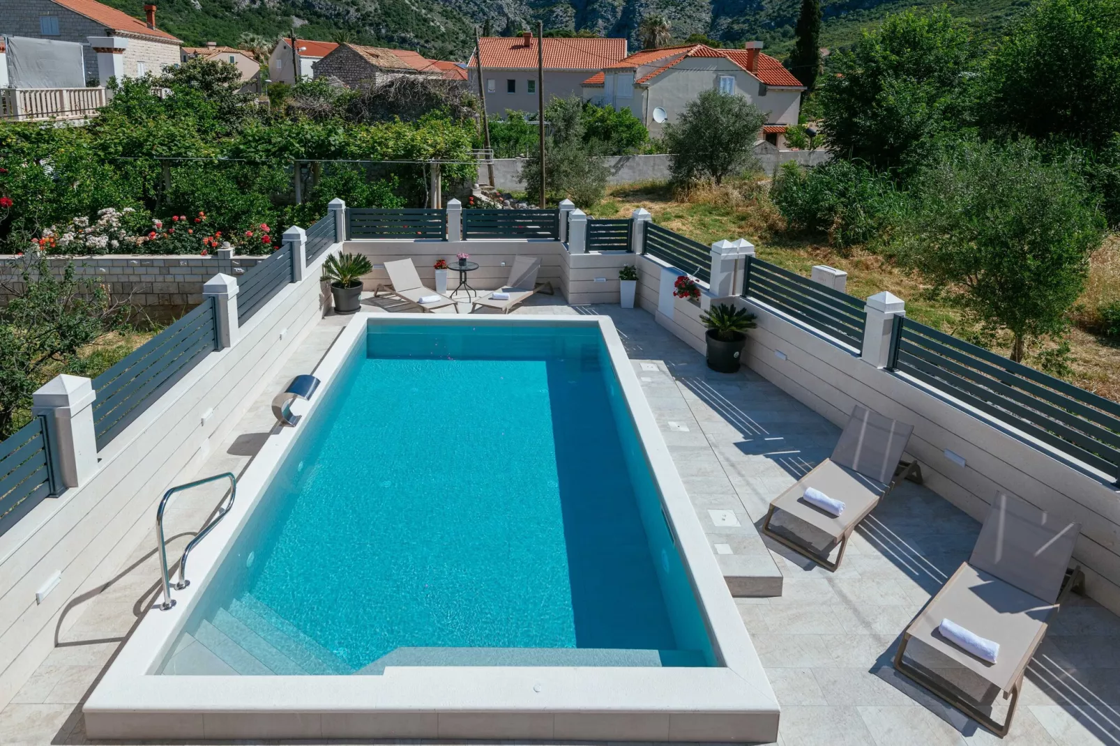 Apartments Azzurro- One Bedroom Apartment with Terrace  ( Azzurro III-gornji)-Zwembad