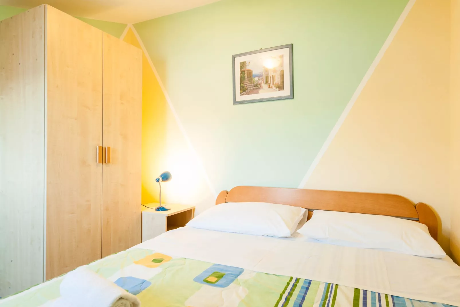 Cozy Apartments in Zadar with Sea and Mountain Views - Studio Apartment (owner 2)-Slaapkamer