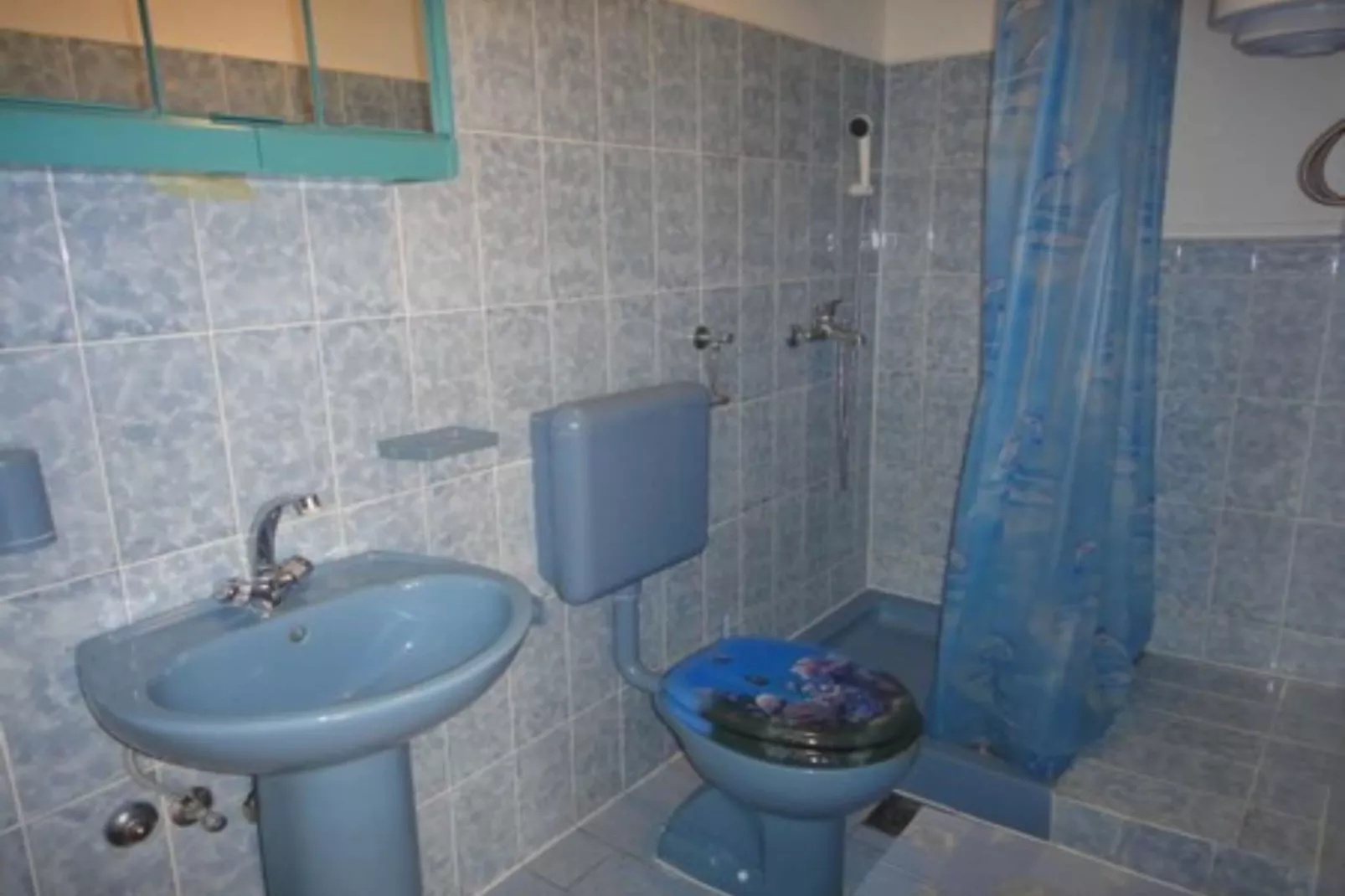 Seafront Apartments Pretner - Studio Apartment with Balcony and Sea View-Badkamer