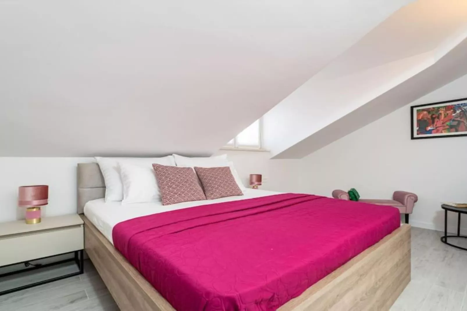 Friends & Family Home - Four Bedrooms Apartment-Slaapkamer