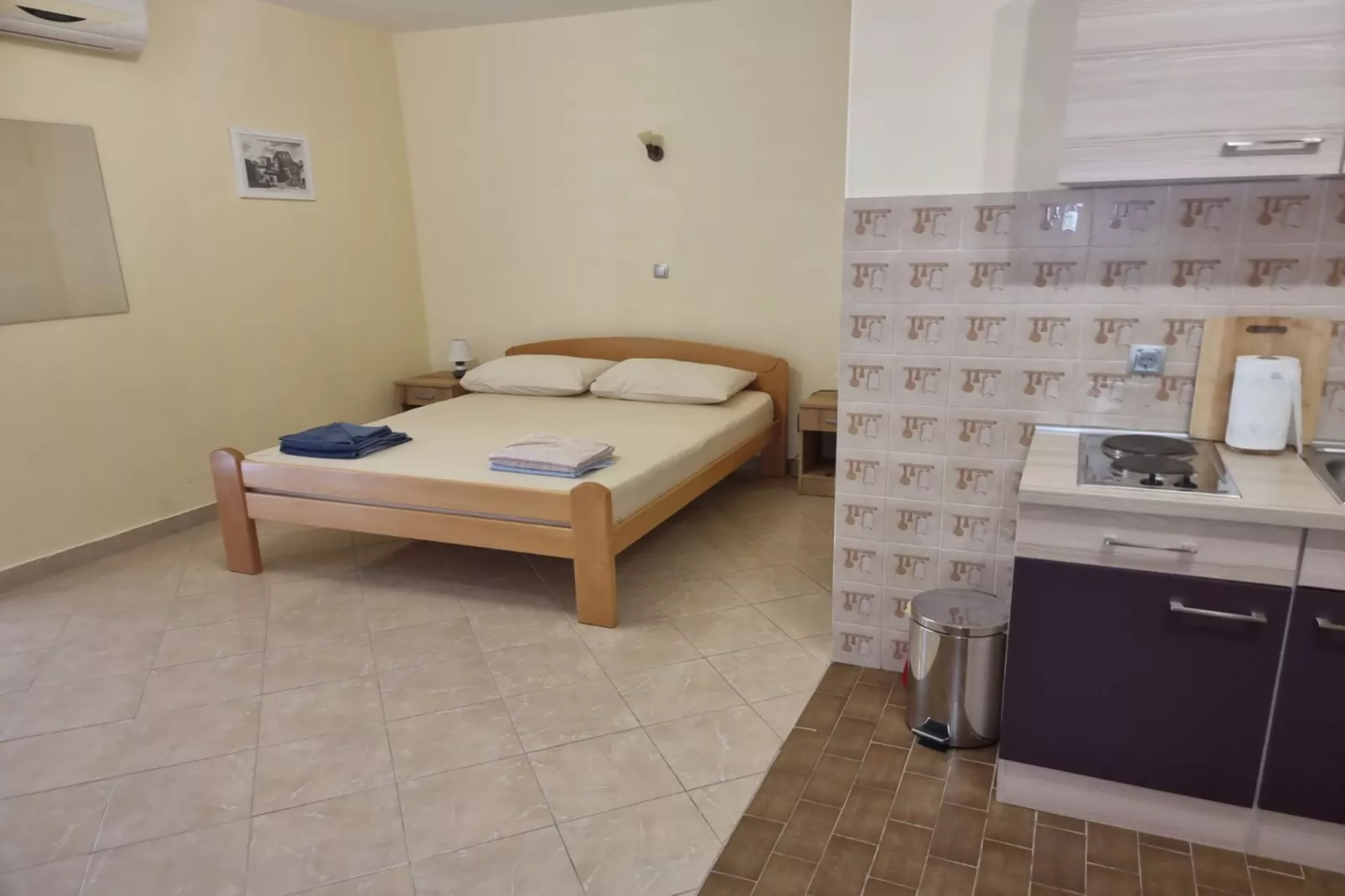 Apartments Željka - Studio Apartment with Terrace and a sea view (2)-Slaapkamer