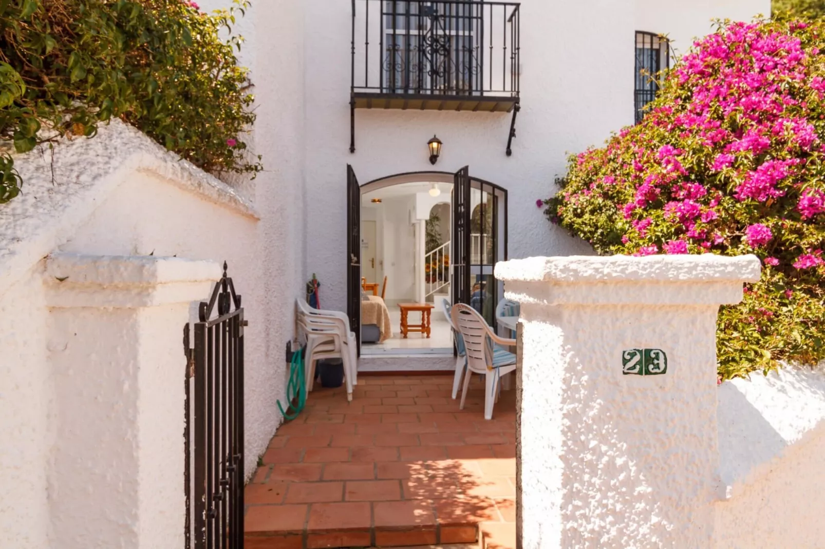 Los Pinos 23 Villas by Casasol-Hal-ontvangst