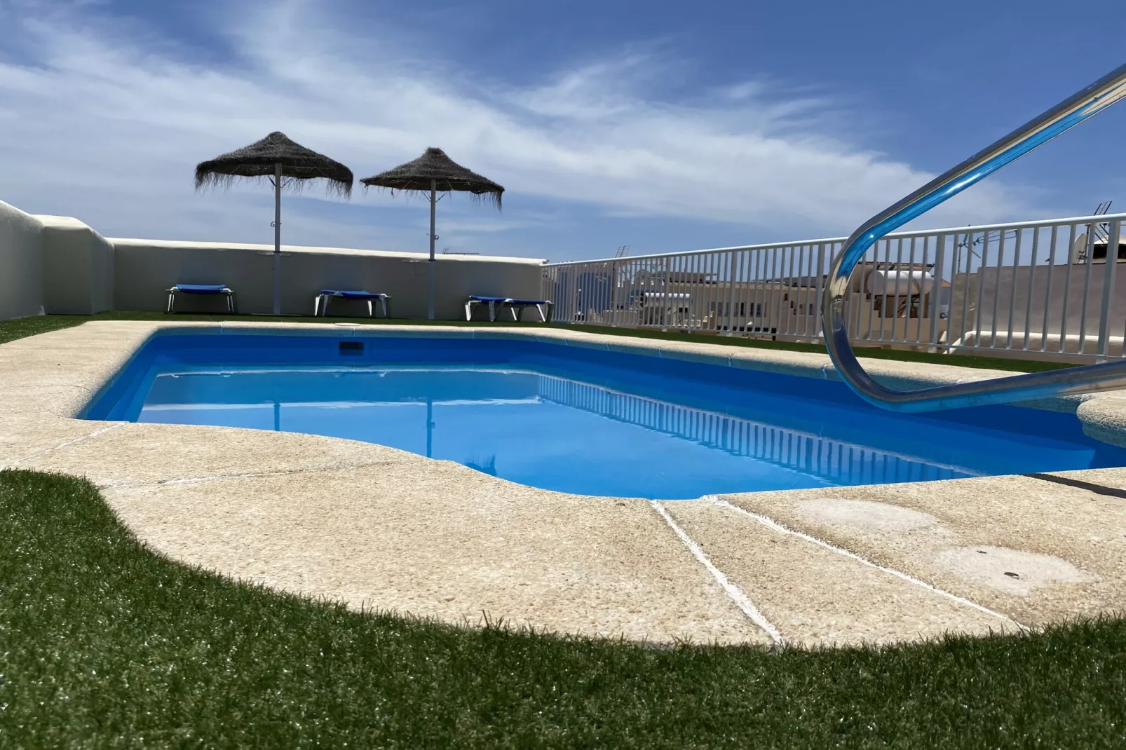 Medina Torrecilla Beach by Casasol-Zwembad