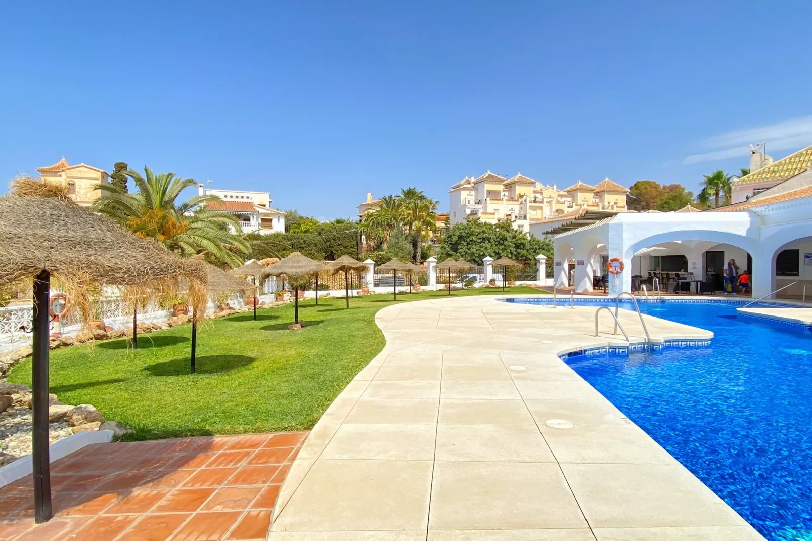 Capistrano Playa 715 by Casasol-Zwembad