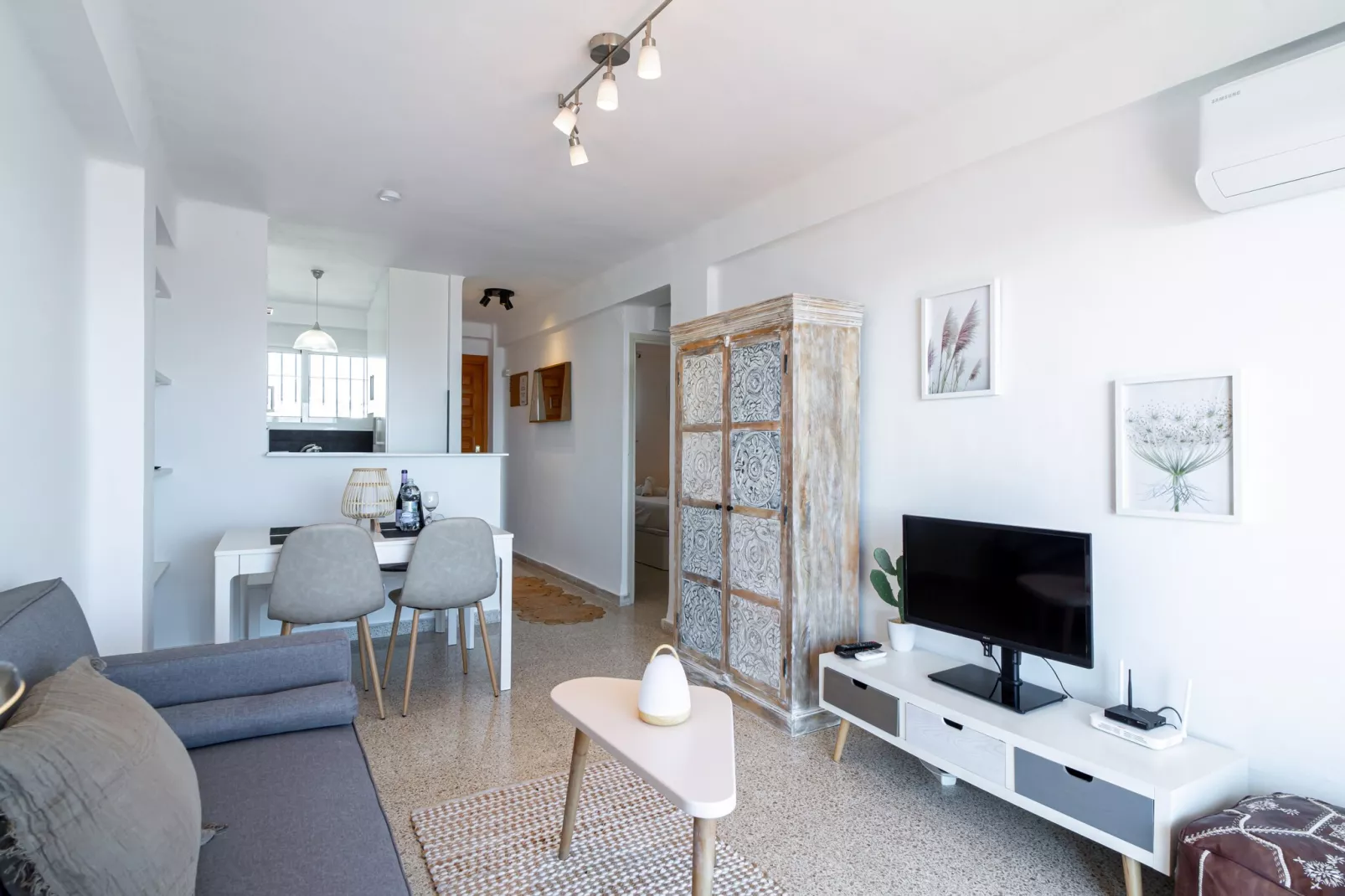 Miami 18 Seaview by Casasol-Woonkamer