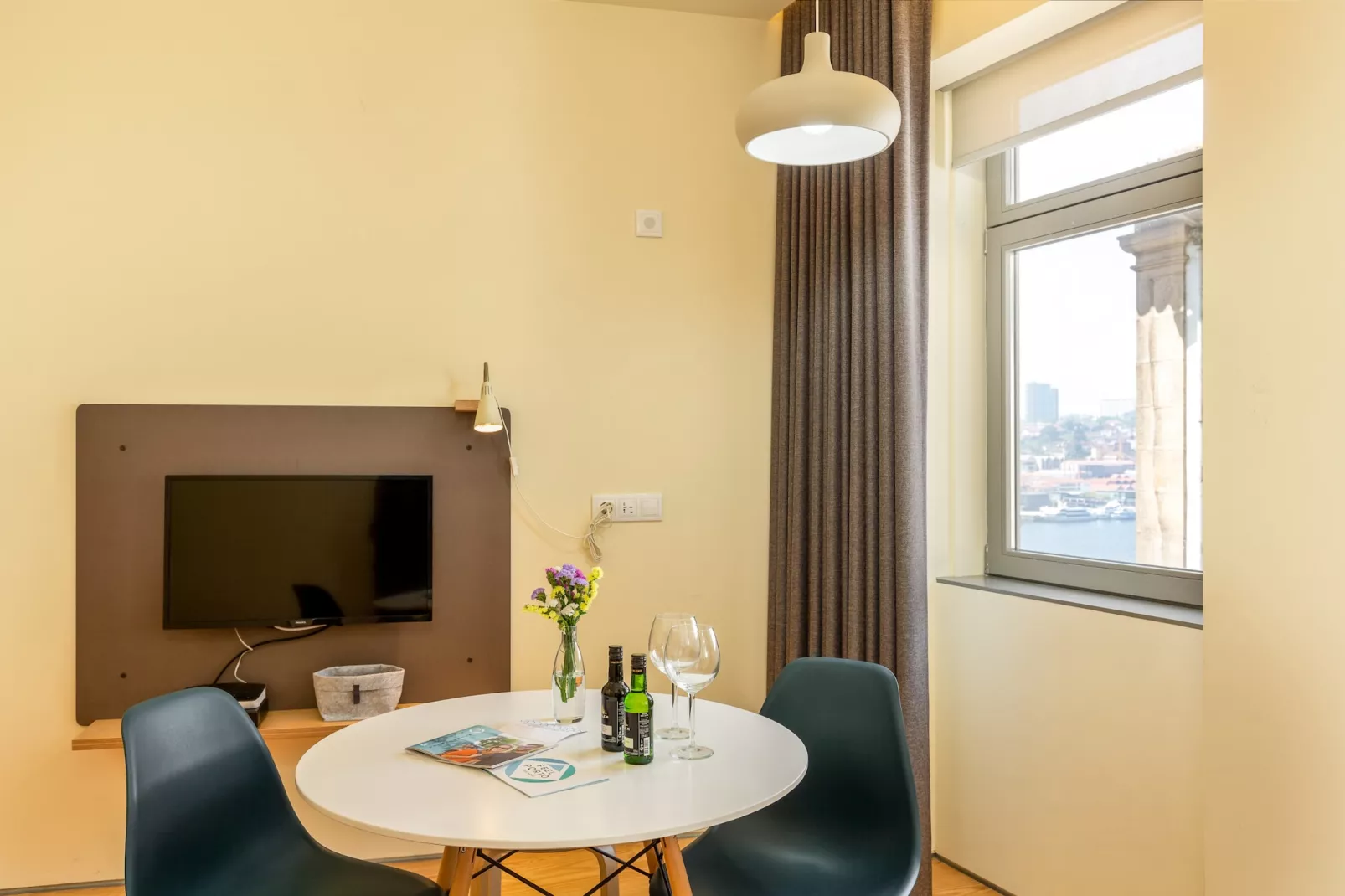Feel Porto Codeçal Apartment 2.1-Woonkamer