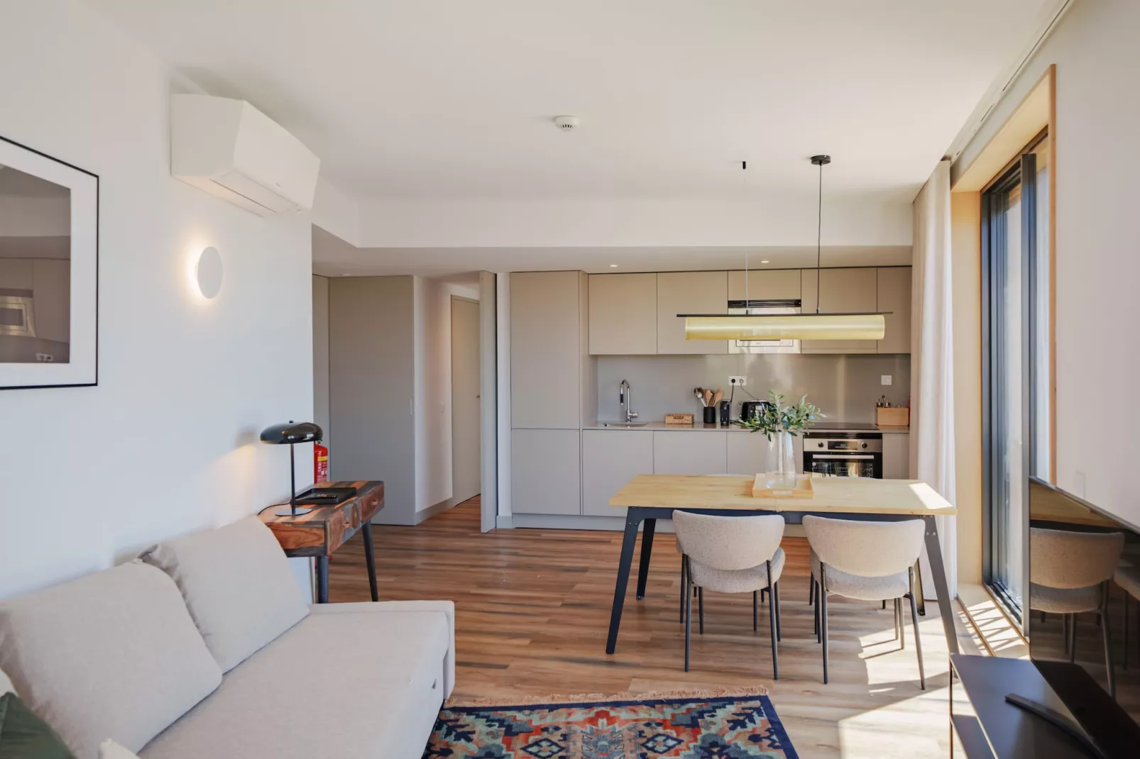Feel Porto Firmeza Coworking & Flat 1.3-Eetkamer
