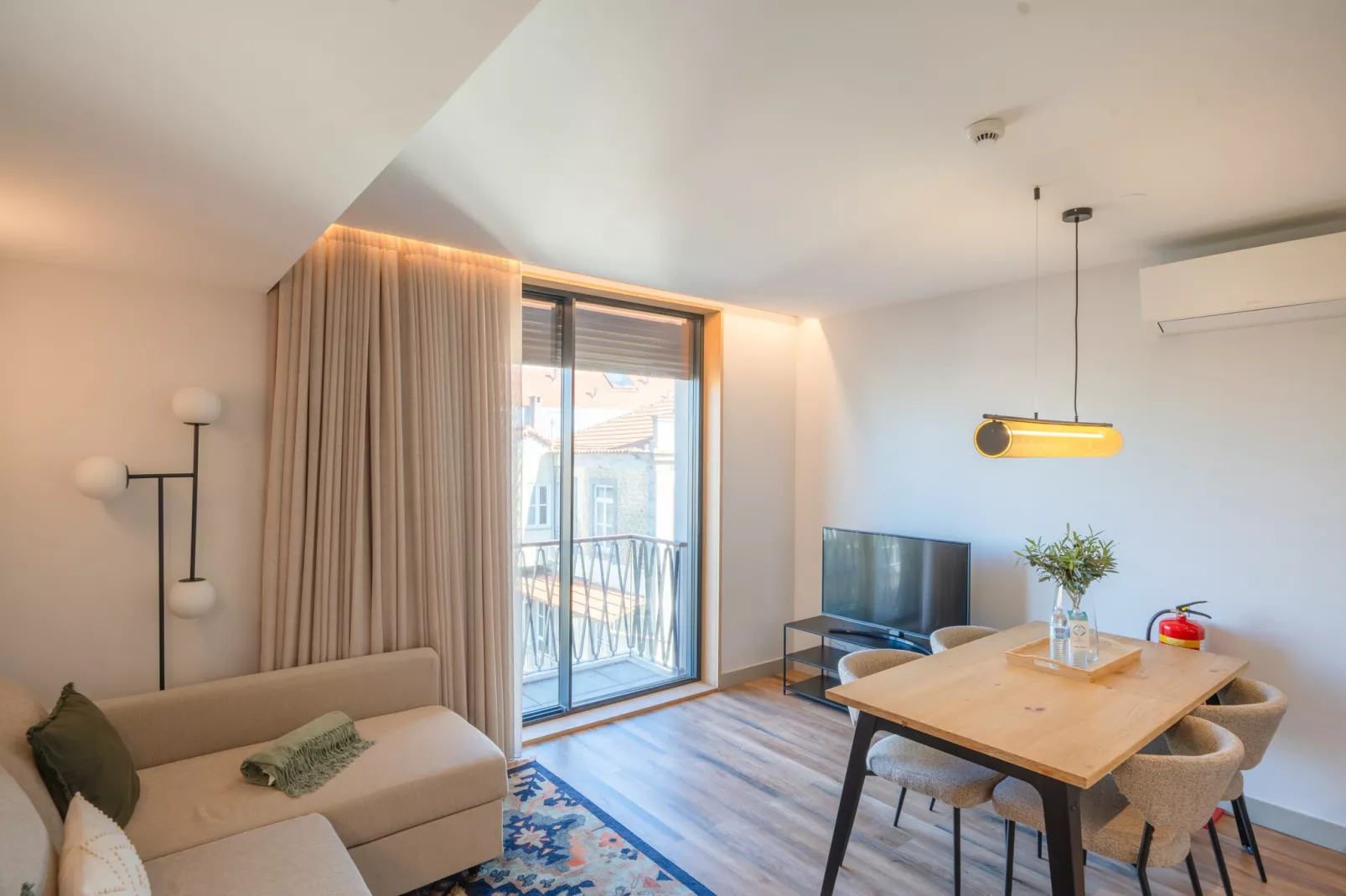 Feel Porto Firmeza Coworking & Flat 1.1-Woonkamer
