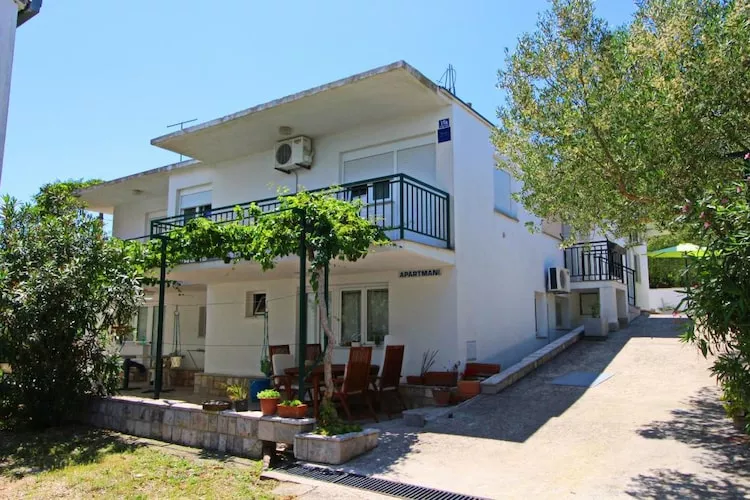 Apartments Neven - One Bedroom Apartment with Terrace and Garden View (A2)-Buitenlucht