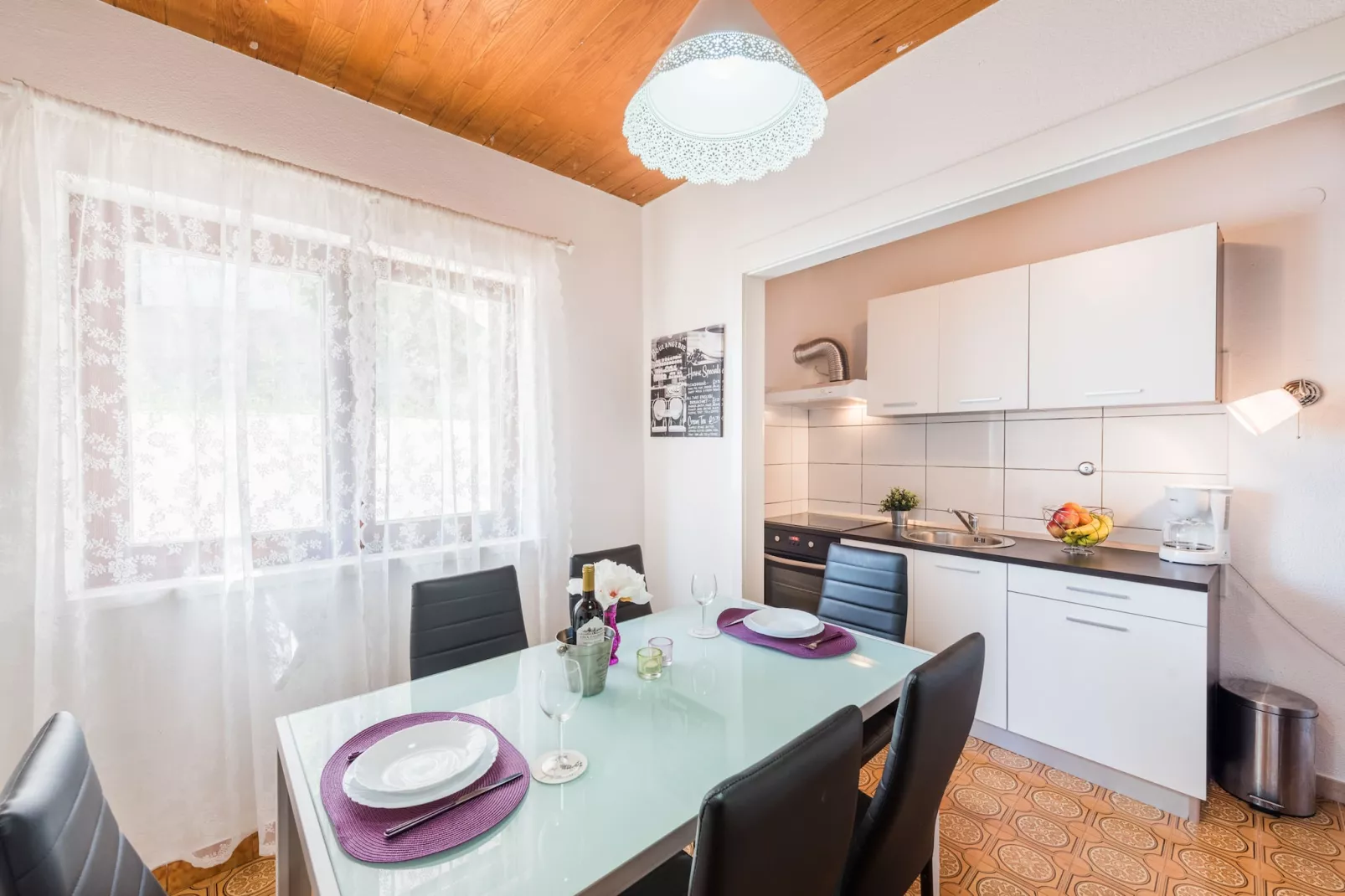 Apartment Hope (ST) - Two Bedroom Apartment with Balcony-Woonkamer