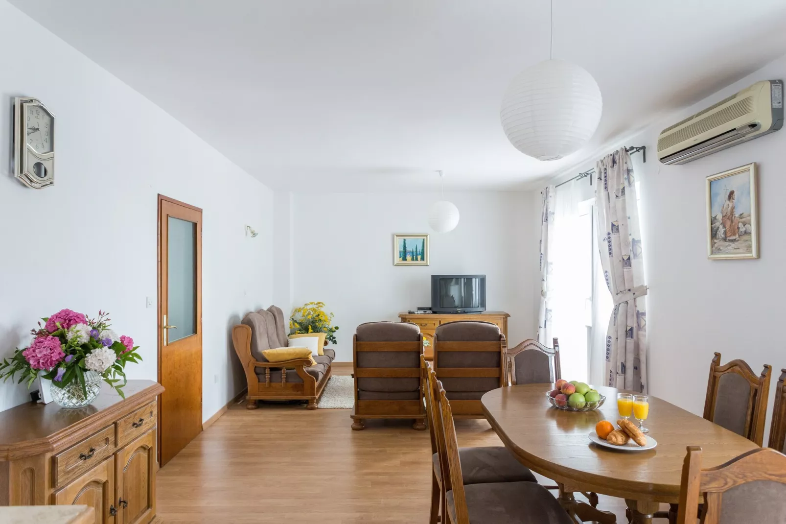 Holiday Home Oleander Sea View - Four Bedroom Holiday Home with Terrace and Sea View-Eetkamer
