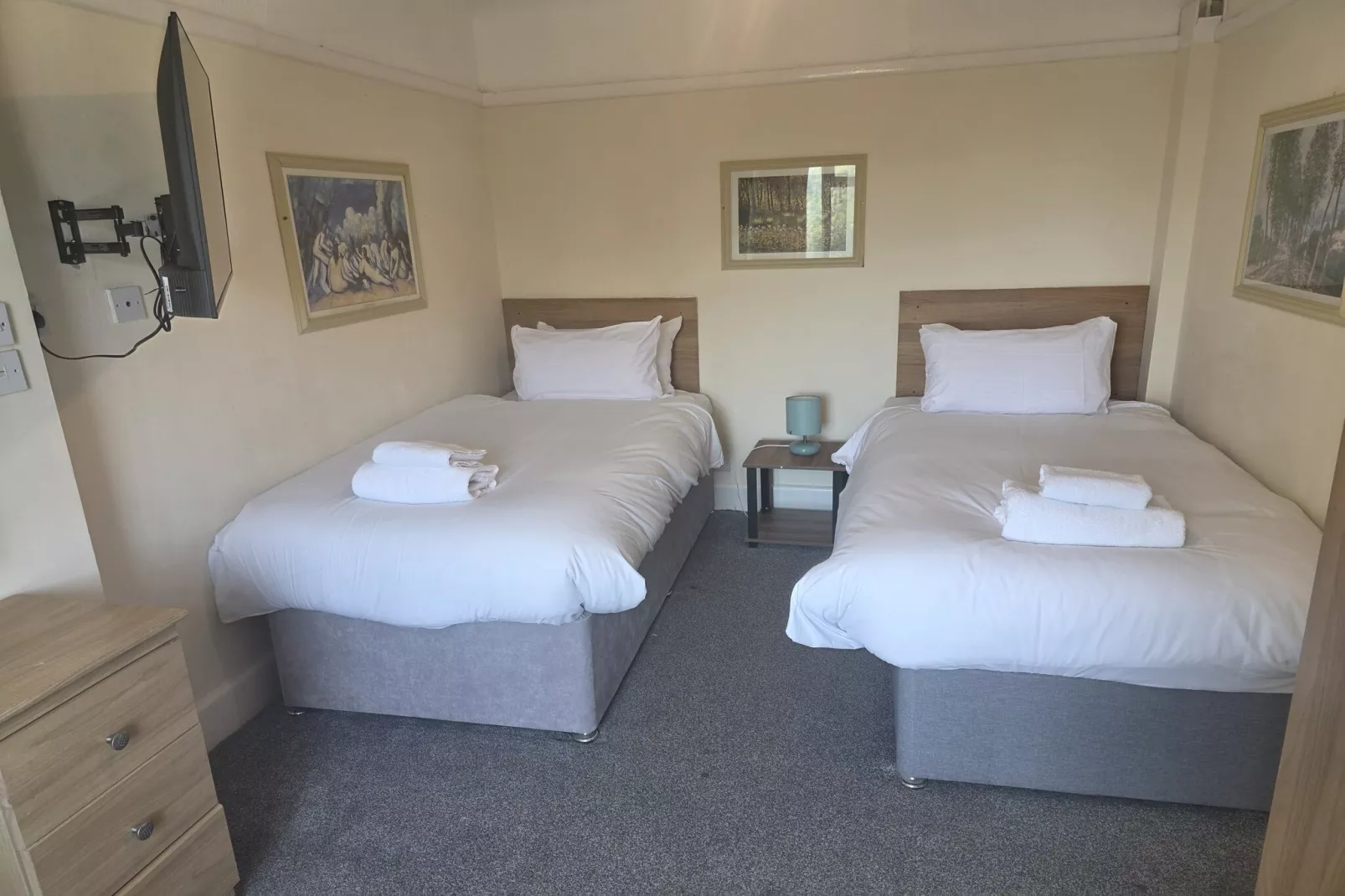 Russel Twin Room-Slaapkamer
