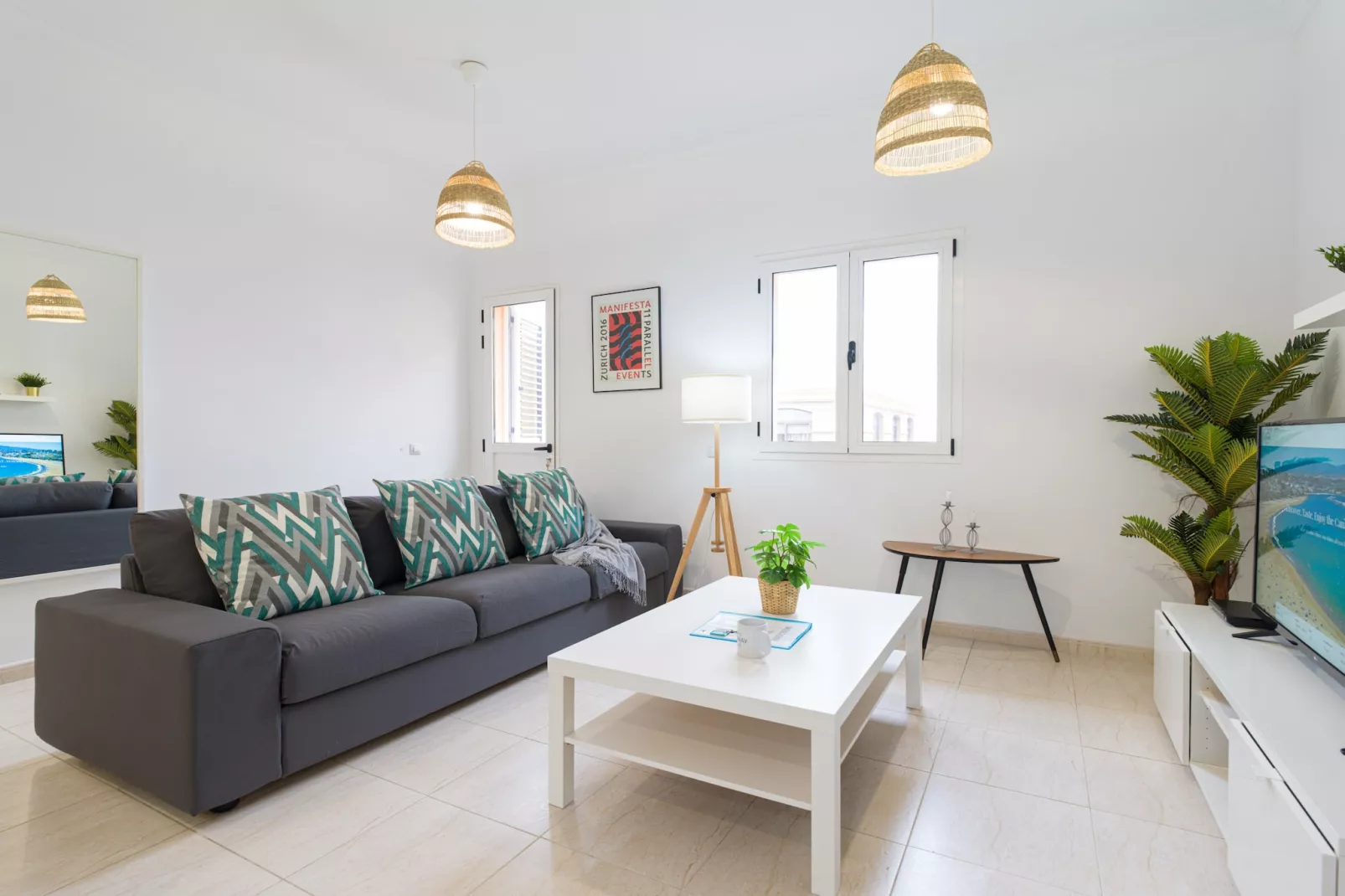 Rejon Home By CanariasGetaway-Woonkamer