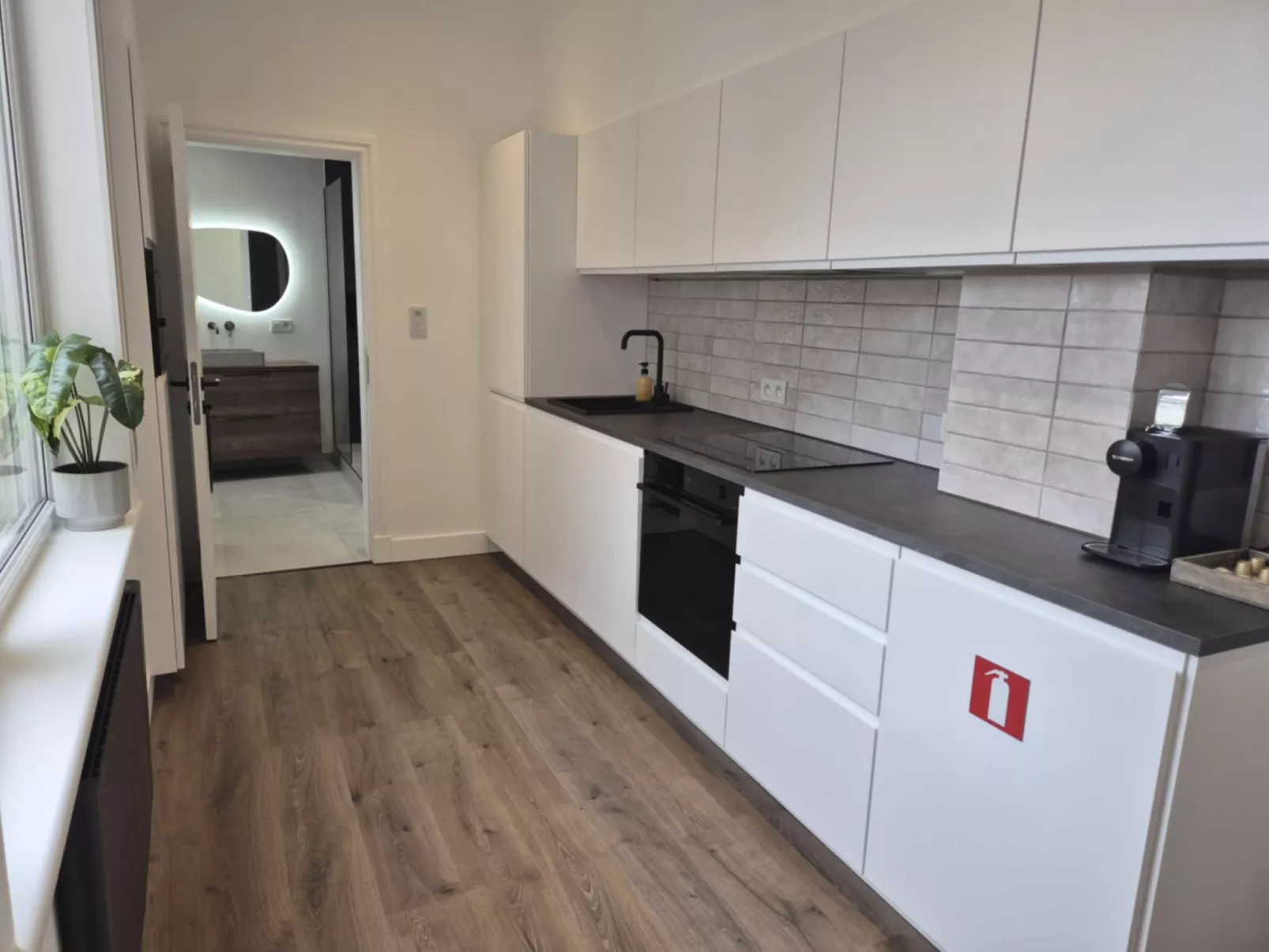Centrally located "Les Anemones"-Binnen