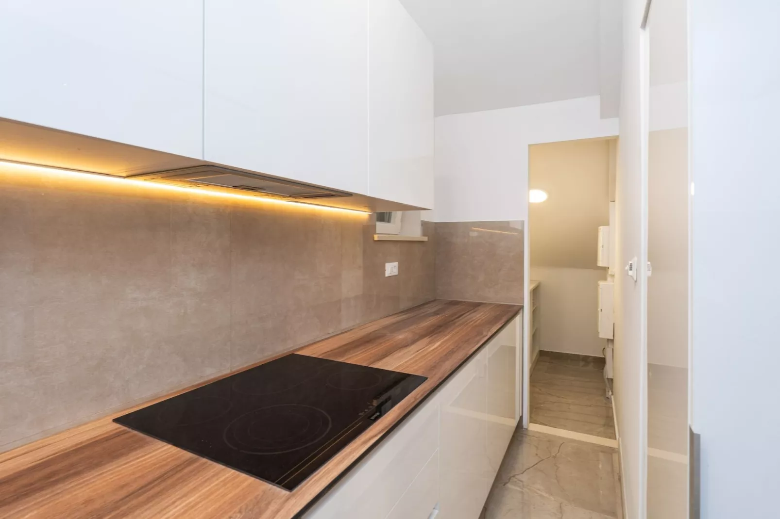 Apartment Nikolica - Two Bedroom Apartment with Terrace-Keuken