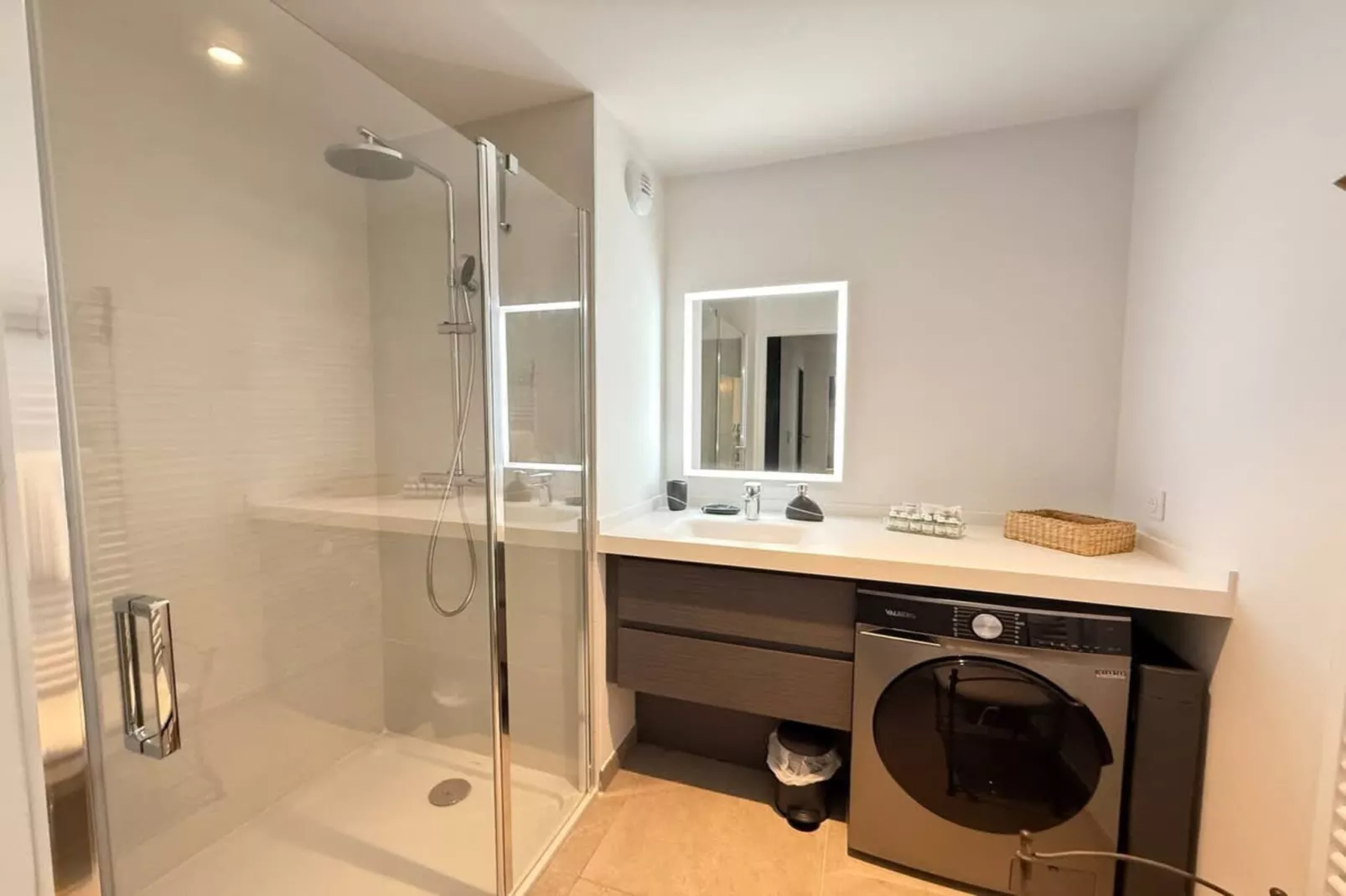 B704-Badkamer