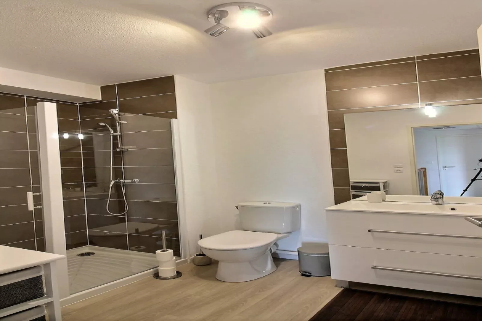 LOU 190  FRED-Badkamer