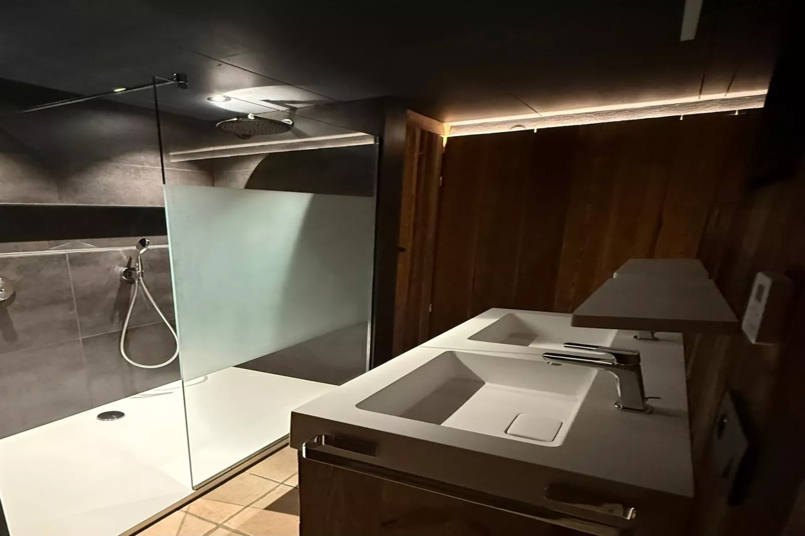 Les Vieilles Pierres-Badkamer