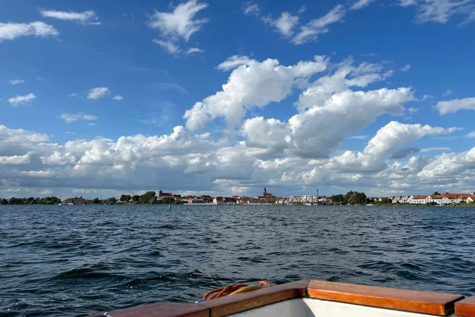 Apartments im MAREMÜRITZ Yachthafen Resort & Spa / Mare Grand Maisonette Suite 2 Personen-Gebieden zomer 1km
