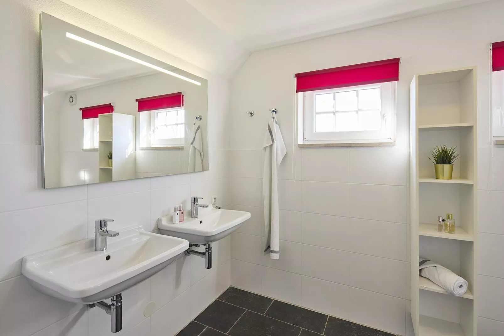 Buitenhof De Leistert 12-Badkamer