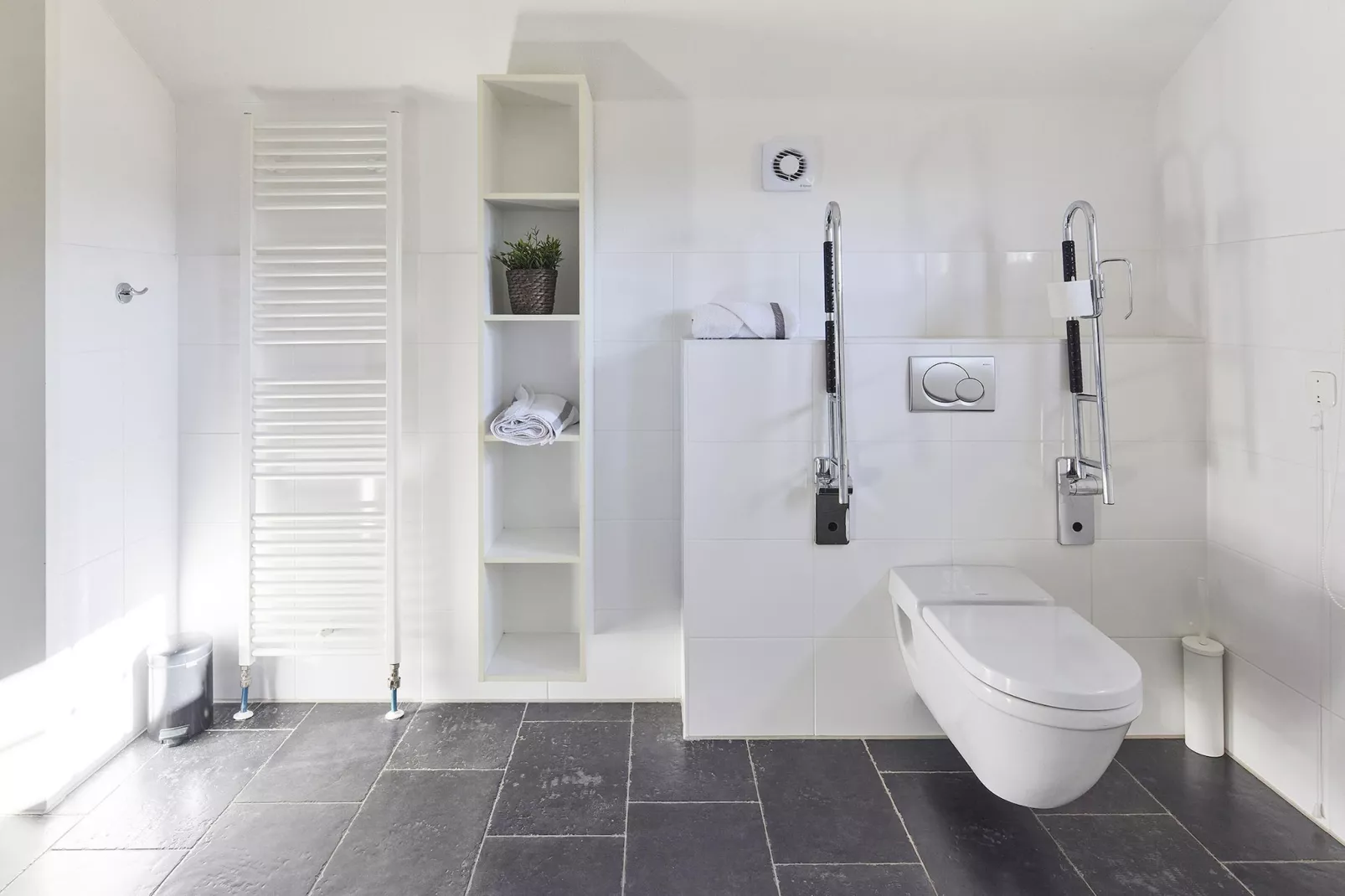 Buitenhof De Leistert 2 - Badkamer