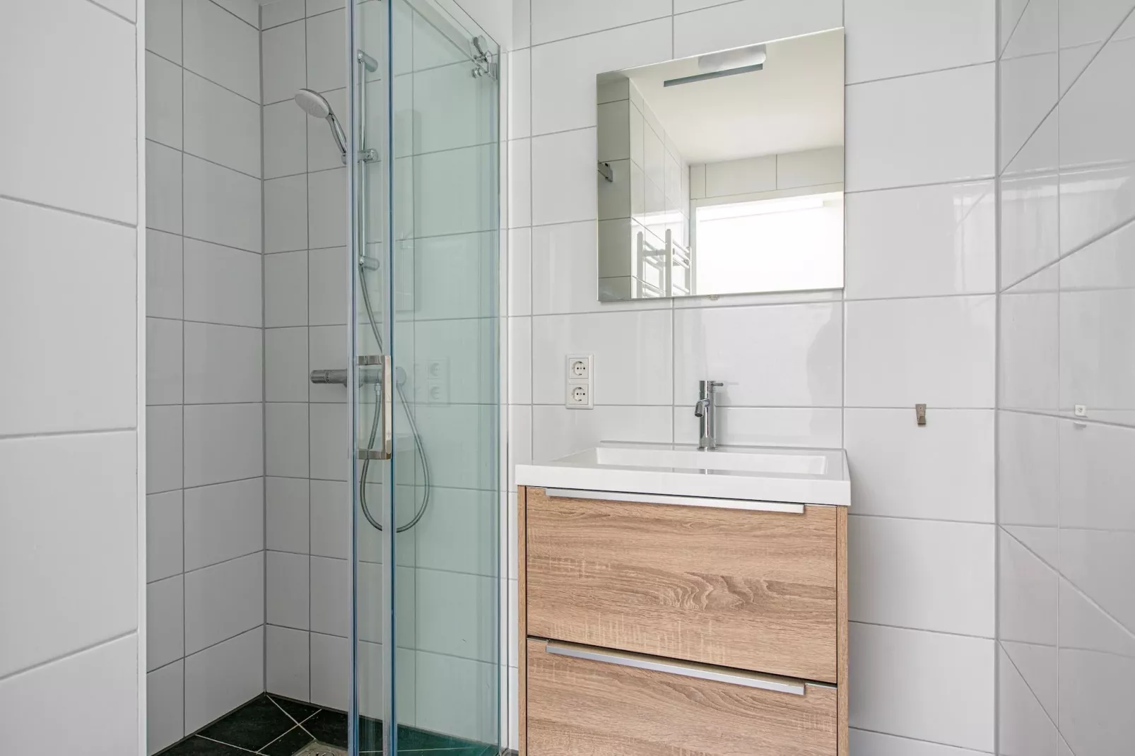 Bungalowpark Schin op Geul 9-Badkamer