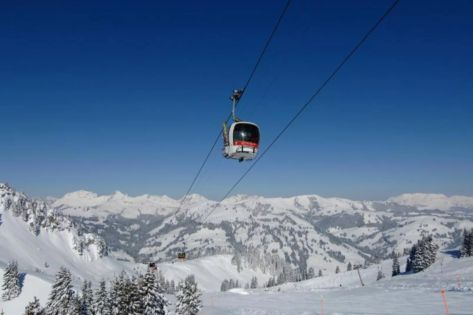 Gstaad Luxurious flat with terrace & stunning views-Tuin winter
