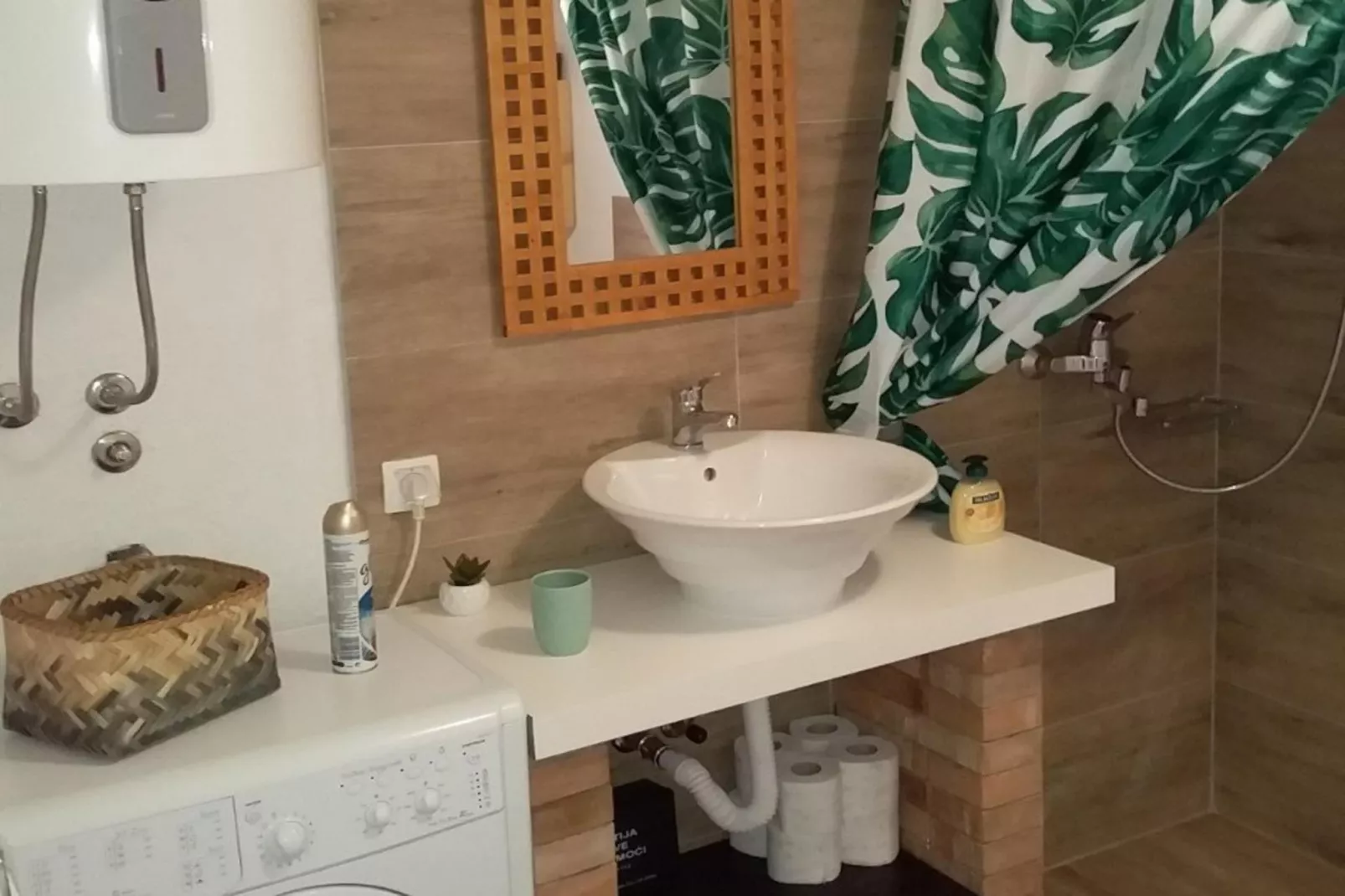 Apartment Mir - Studio Apartment with Garden View-Badkamer