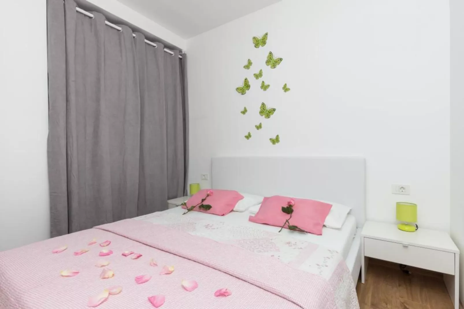 Apartment Manuela - One-Bedroom Apartment with Balcony and Sea View-Slaapkamer