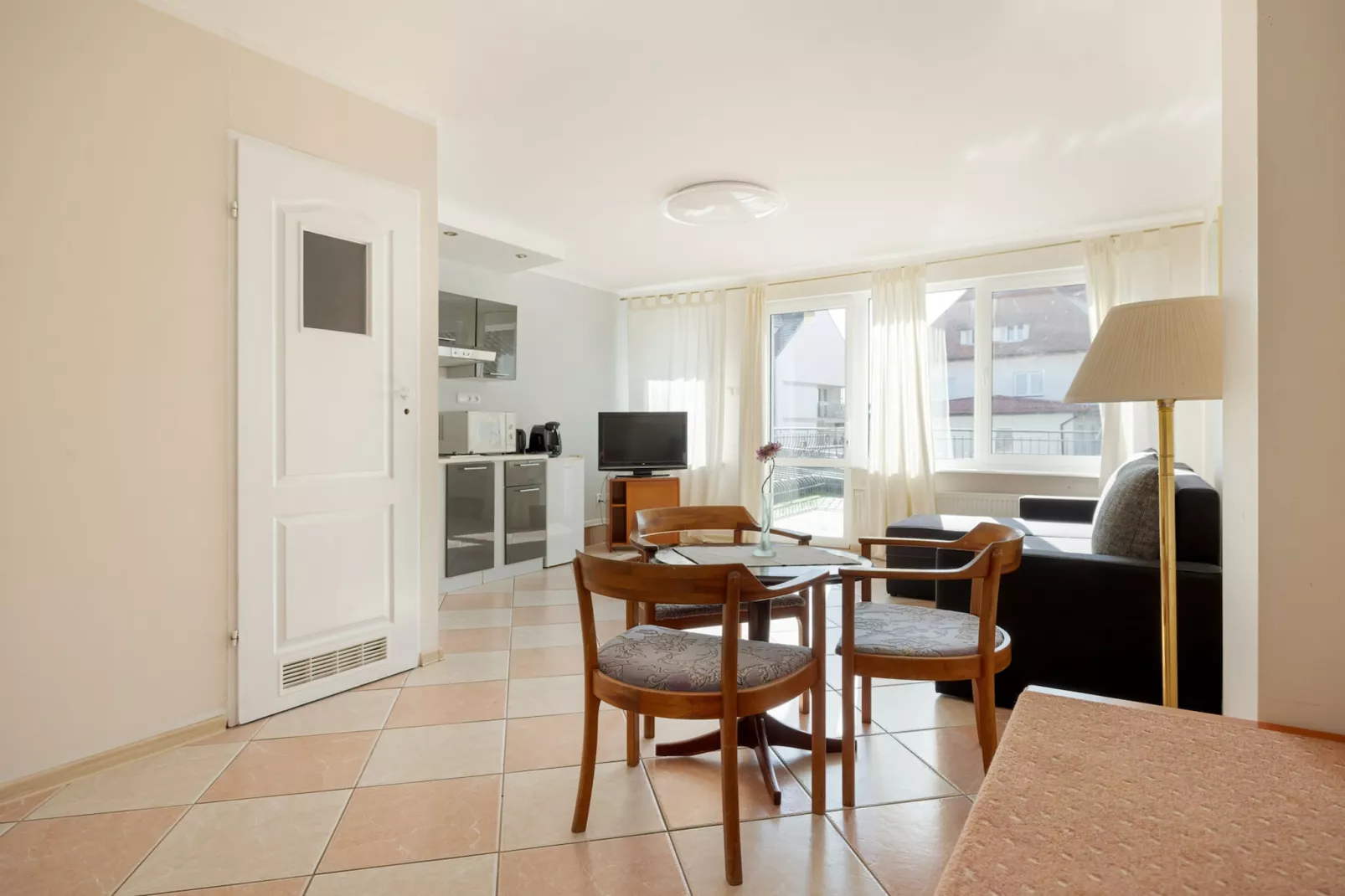 Studio wakacyjne nr 8 dla 3 osób ze śniadaniami Rewal-Woonkamer