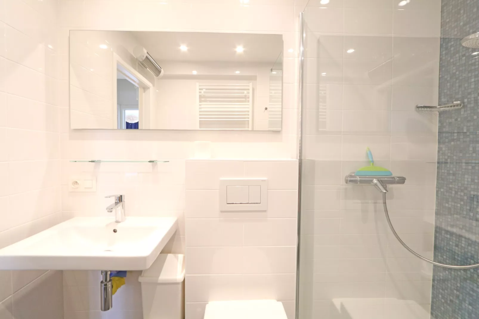 Sunshine 32  BOX-Badkamer