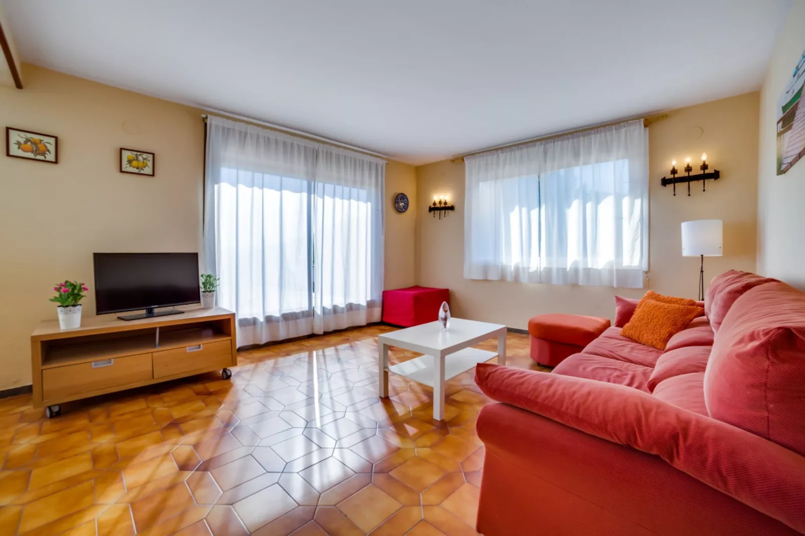Vivalidays Villa Genis-Woonkamer
