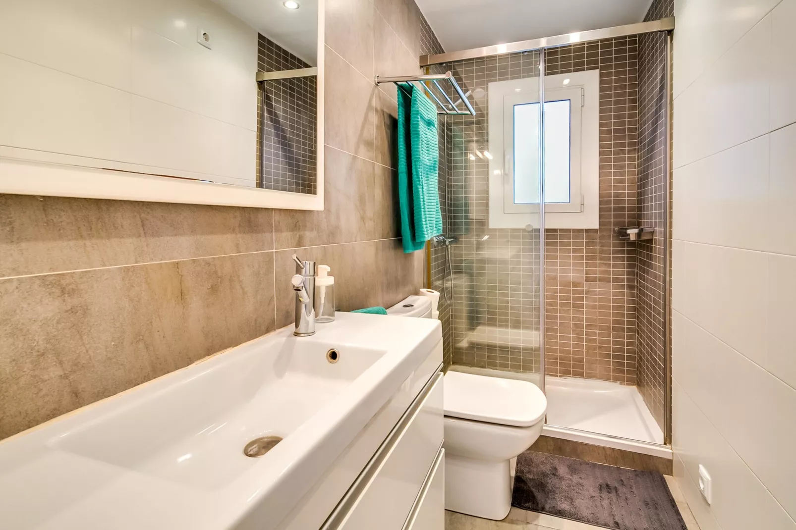 Vivalidays Es Blau -Blanes- Costa Brava-Badkamer