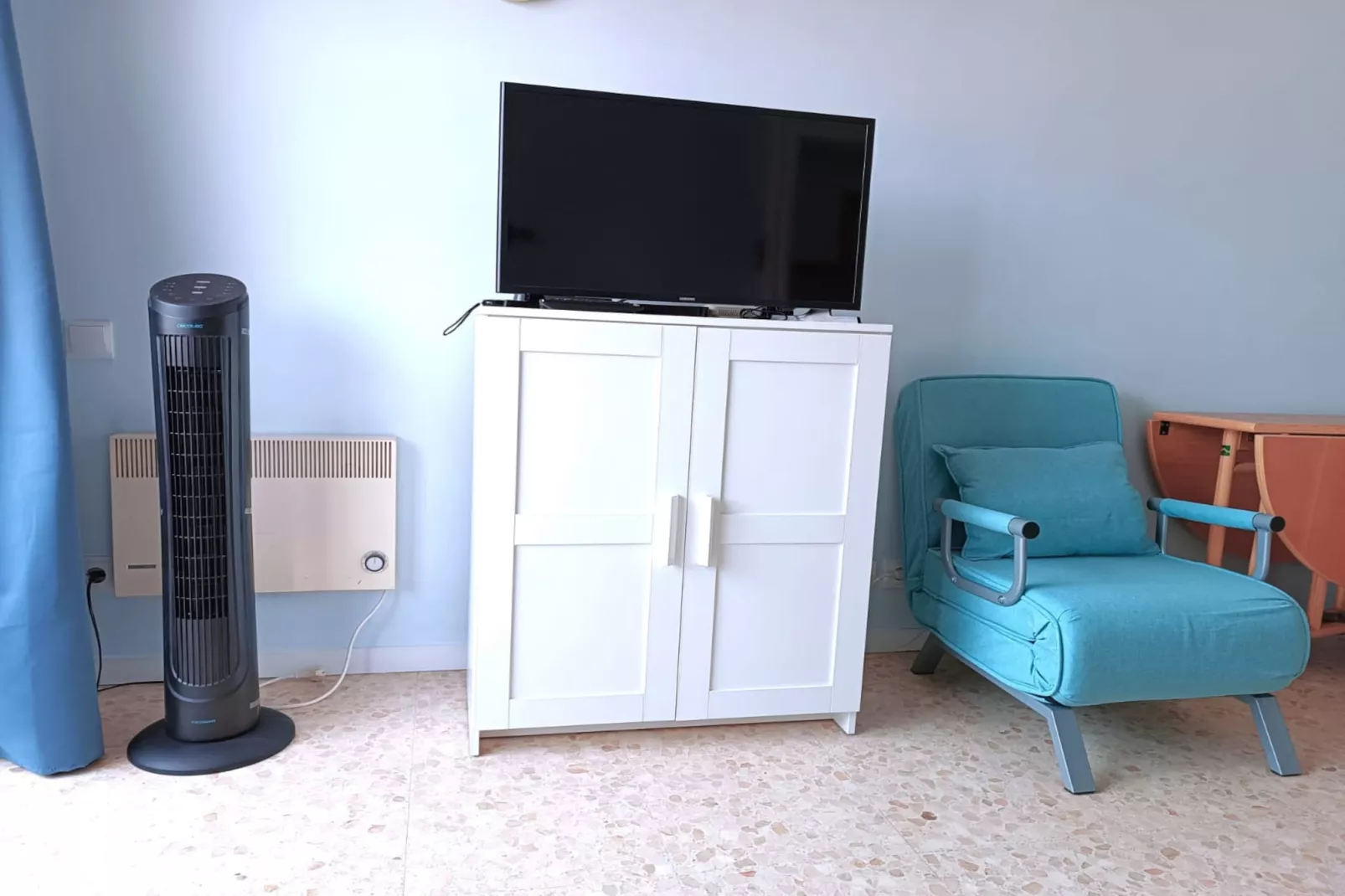 Vivalidays Lara - Fenals - LLoret de Mar-Woonkamer