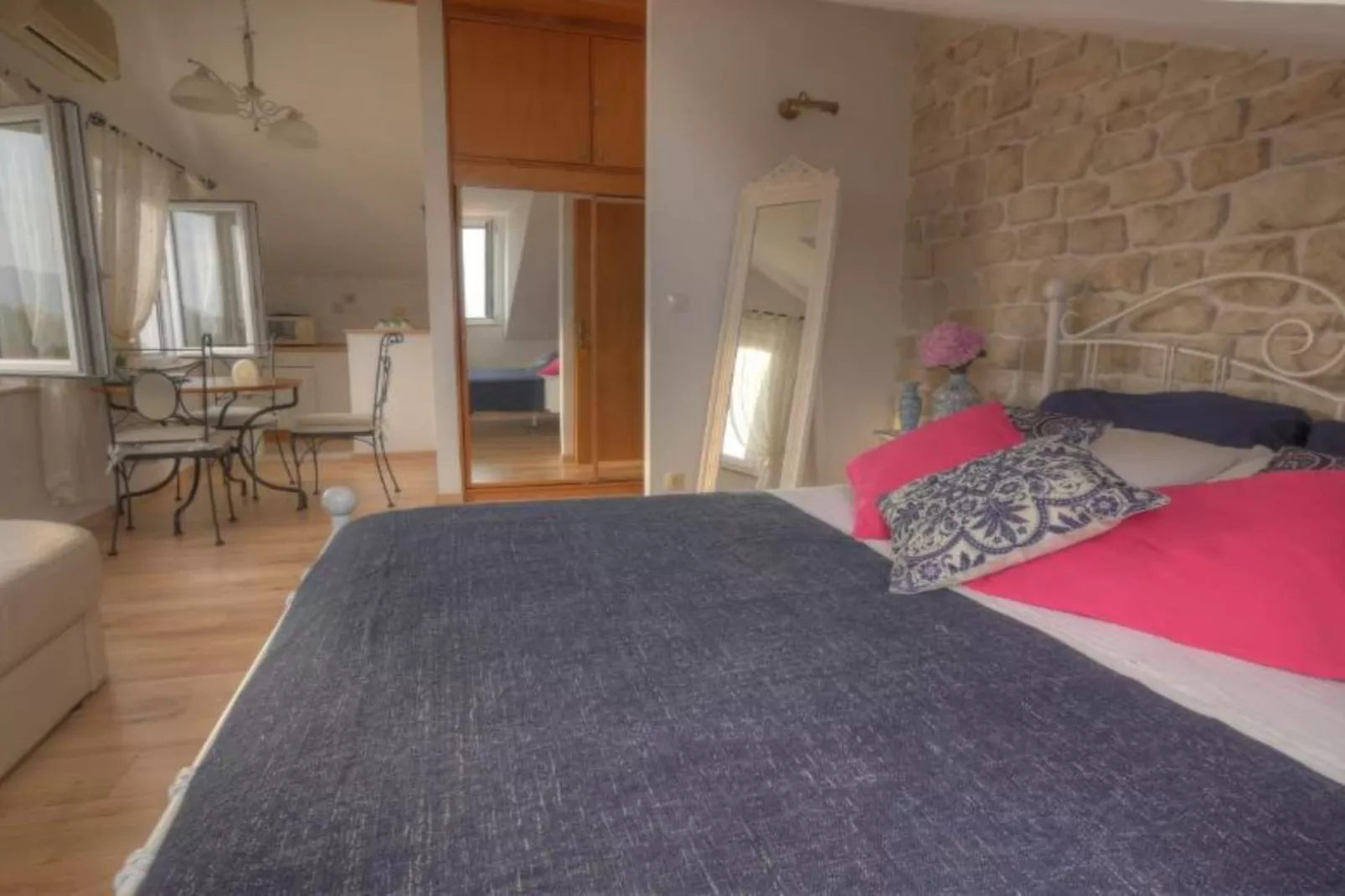 Villa Mediterranea - One Bedroom Apartment with Sea View-Slaapkamer