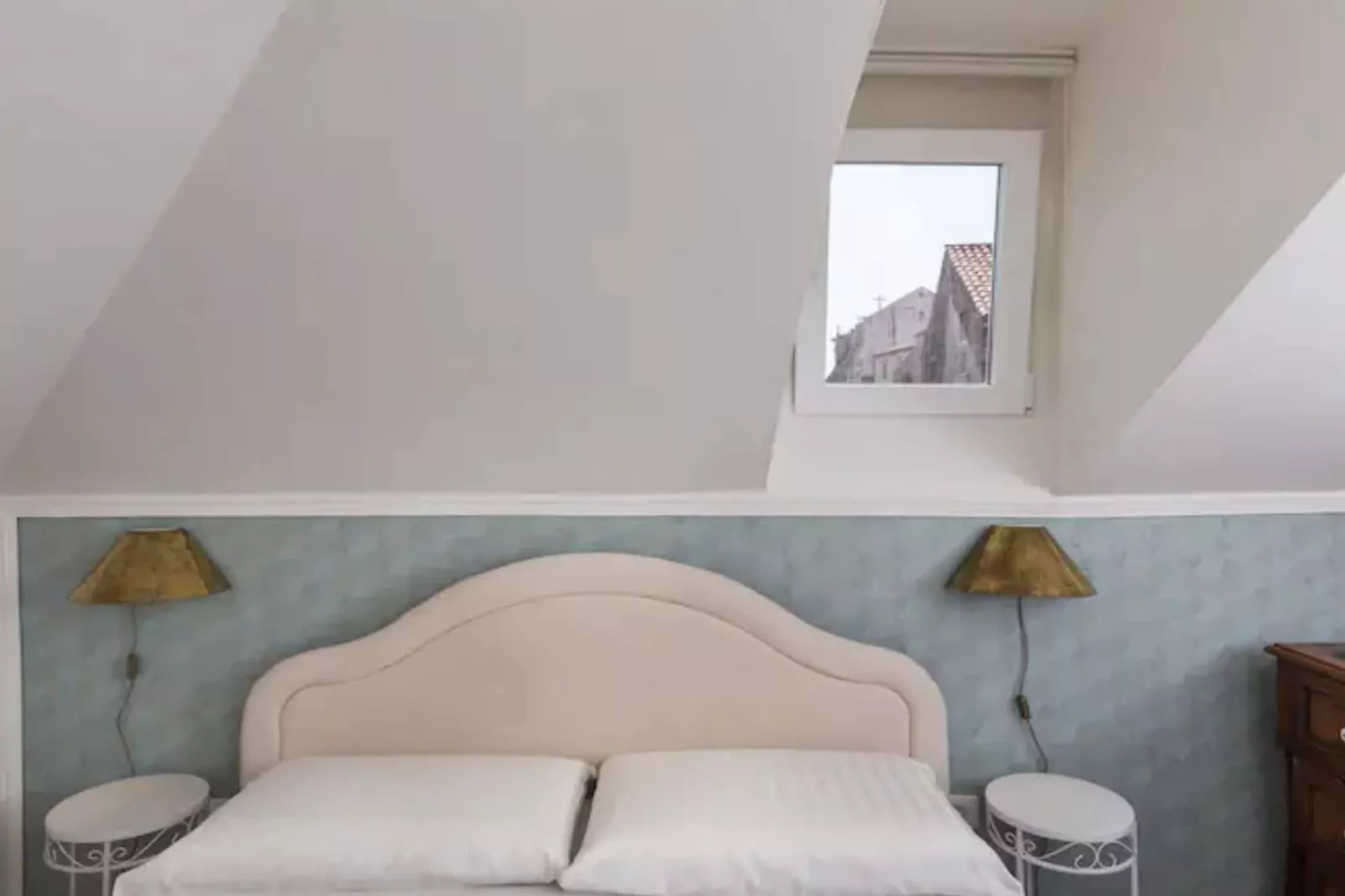 Apartment Ivančica - Double Room with Old town view-Slaapkamer