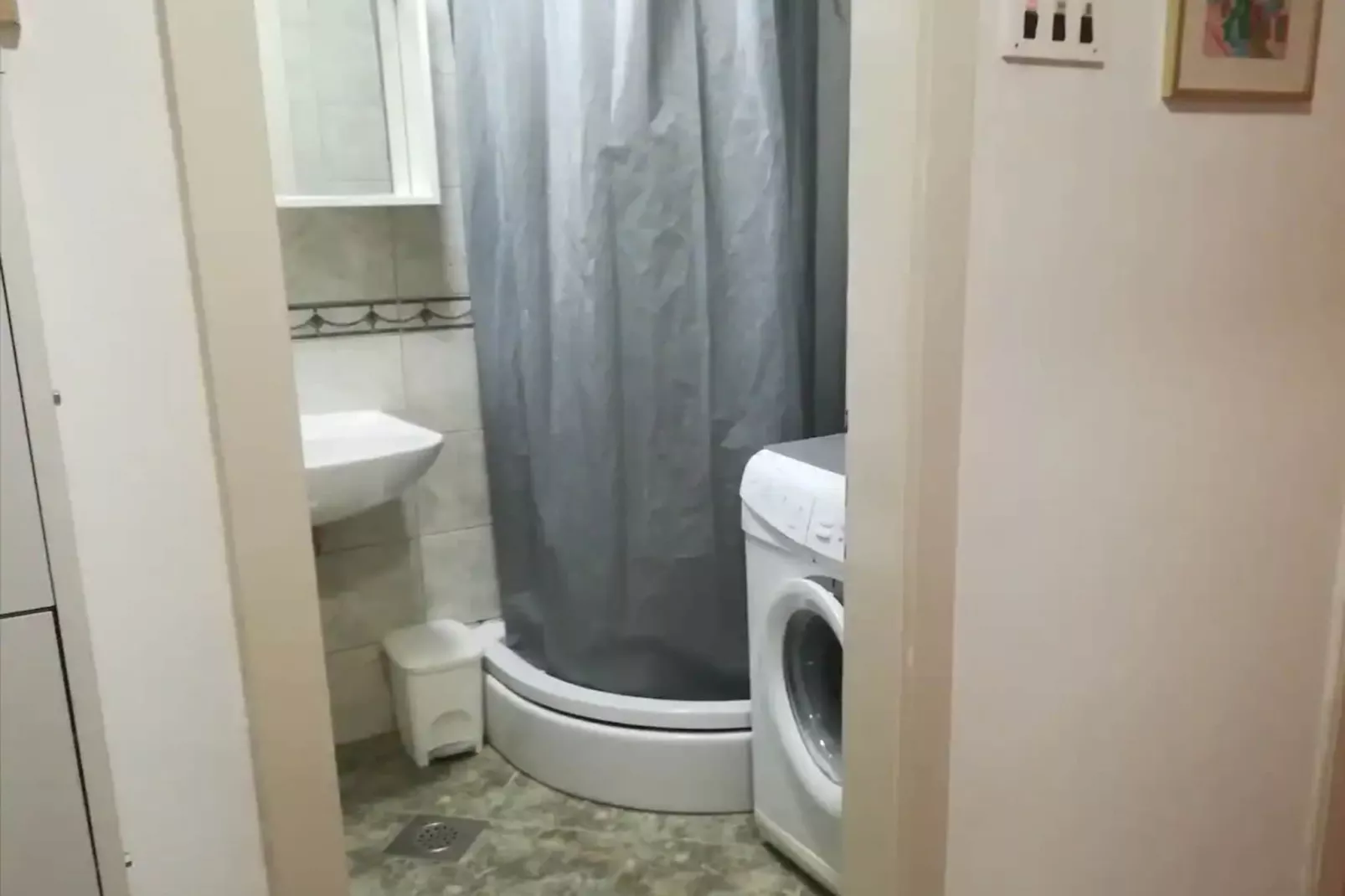 Friendly Well Located Family Apartment - One bedroom apartment-Badkamer