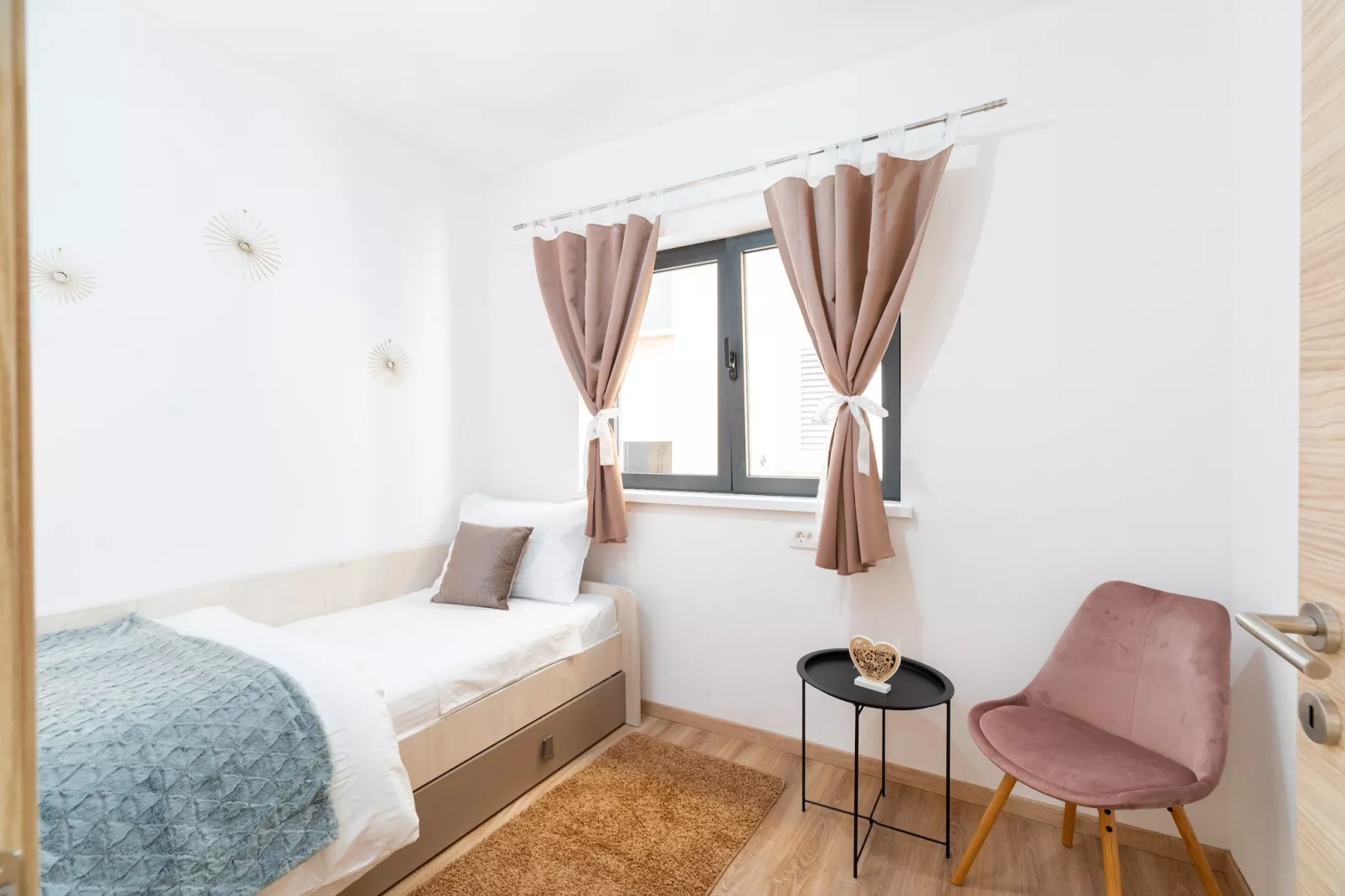 Apartments & Rooms Fisherman's Luck - Two-Bedroom Apartment with Terrace and Sea View-Slaapkamer